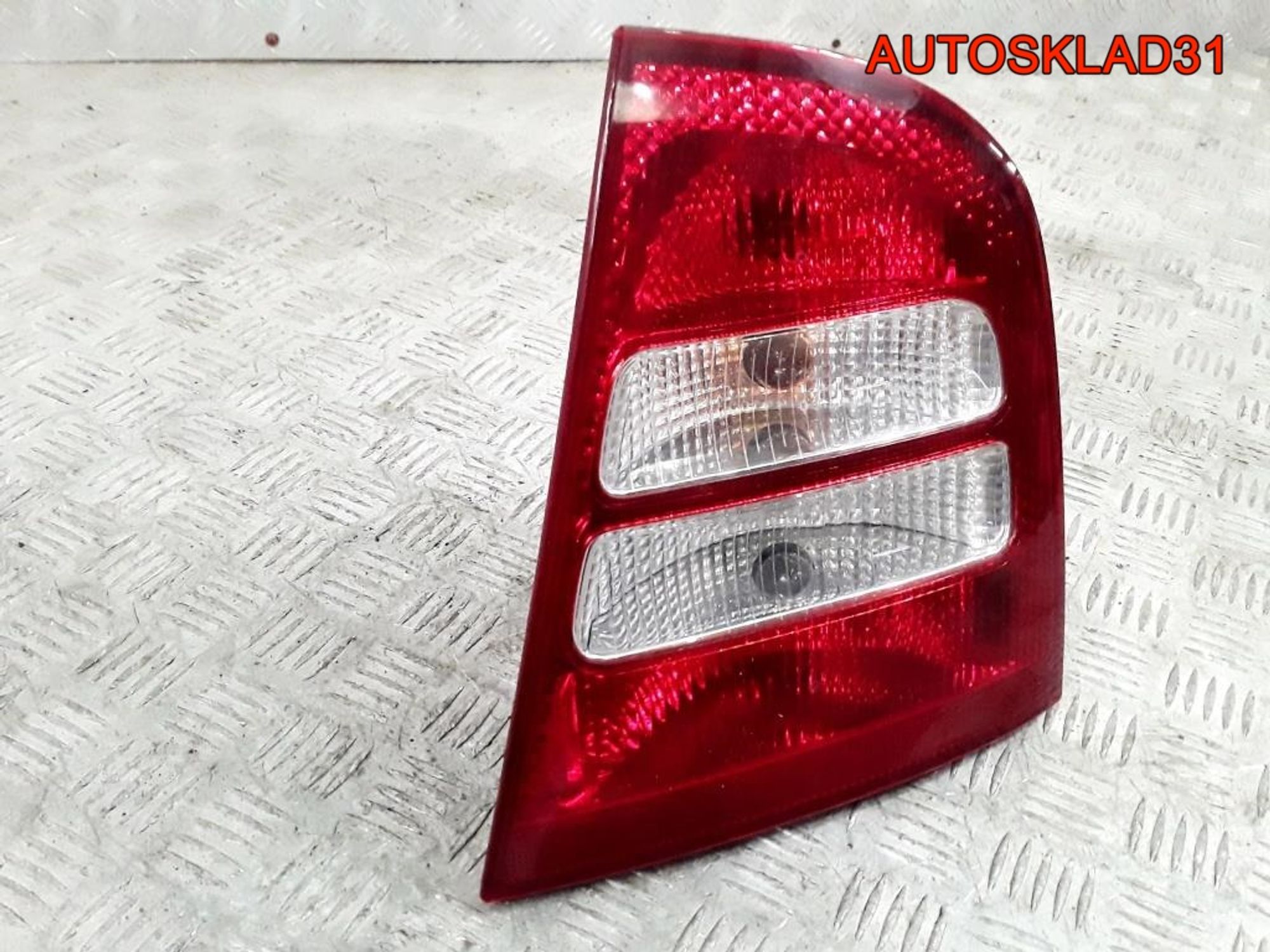 Фонарь задний правый Skoda Octavia A4 1U6945112, 2900 рублей, Дубовое
