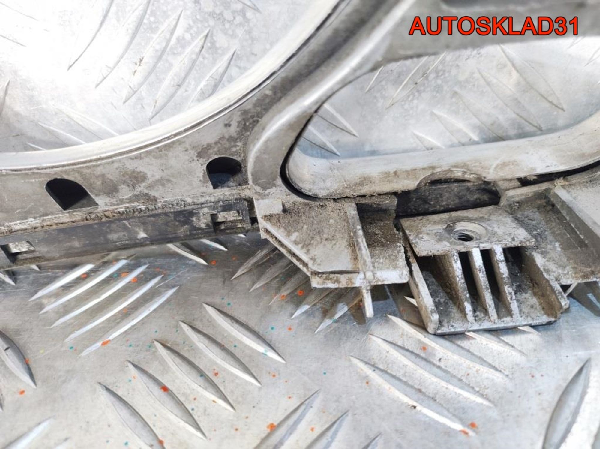 Планка под фару правая Mercedes W210 A2108200412, 1300 рублей, Дубовое