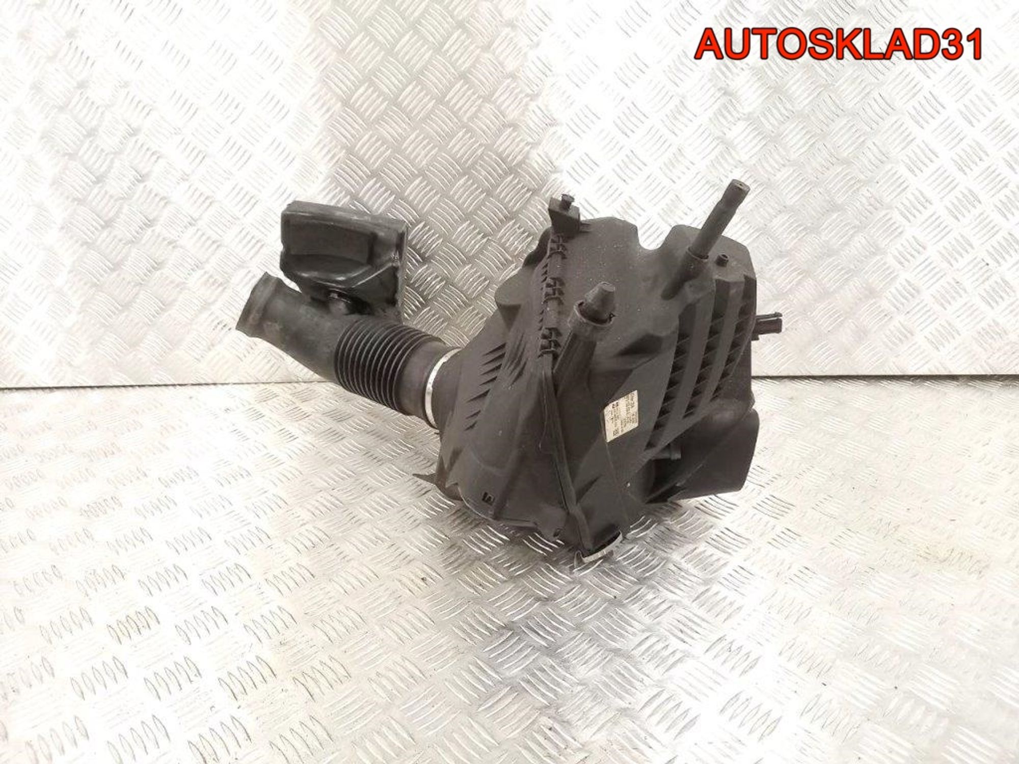 Корпус воздушного фильтра Audi A6 C6 4F0133835E, 2300 рублей, Дубовое