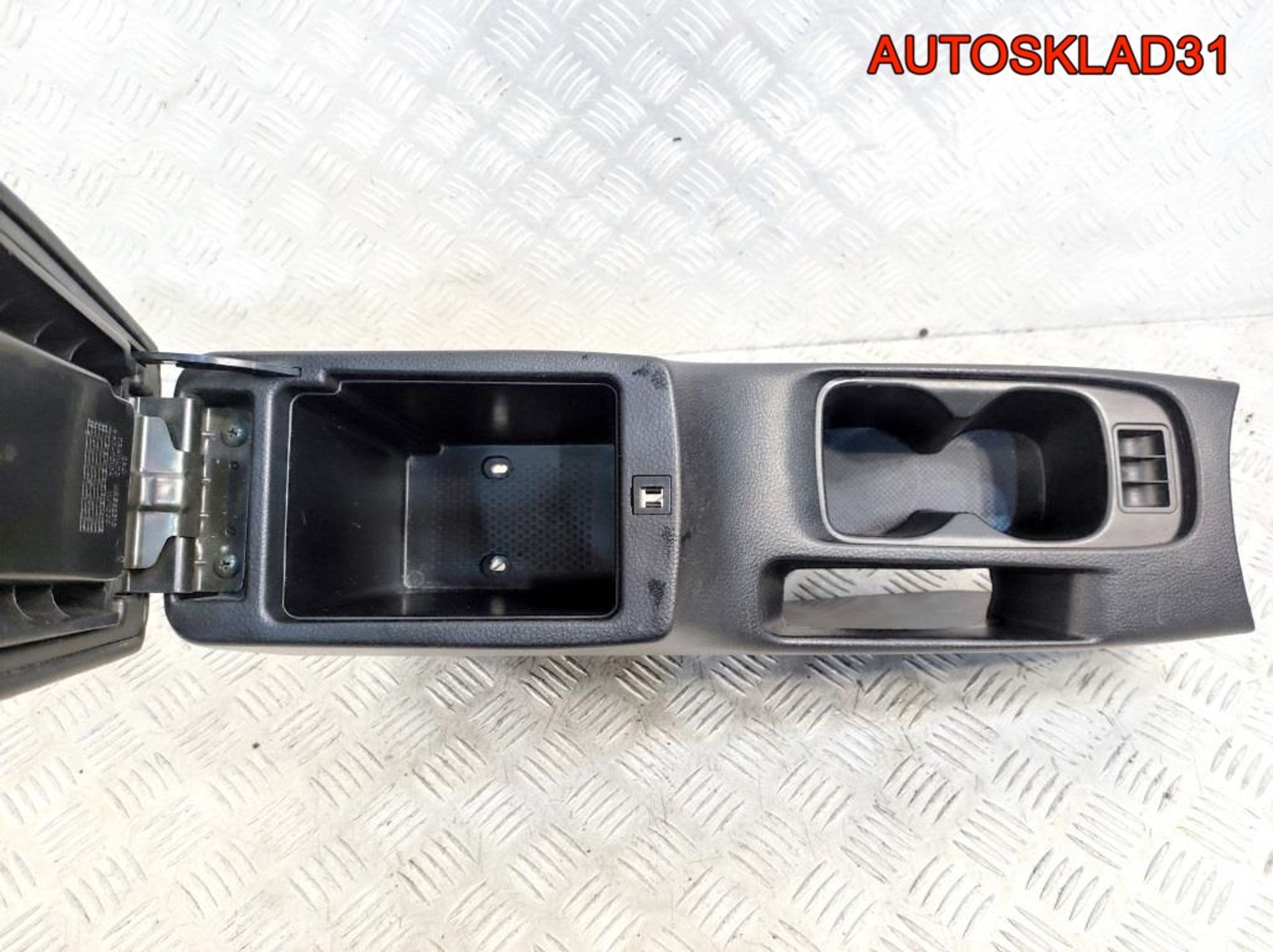 Подлокотник Mitsubishi Lancer 9 MR512526, 2100 рублей, Дубовое