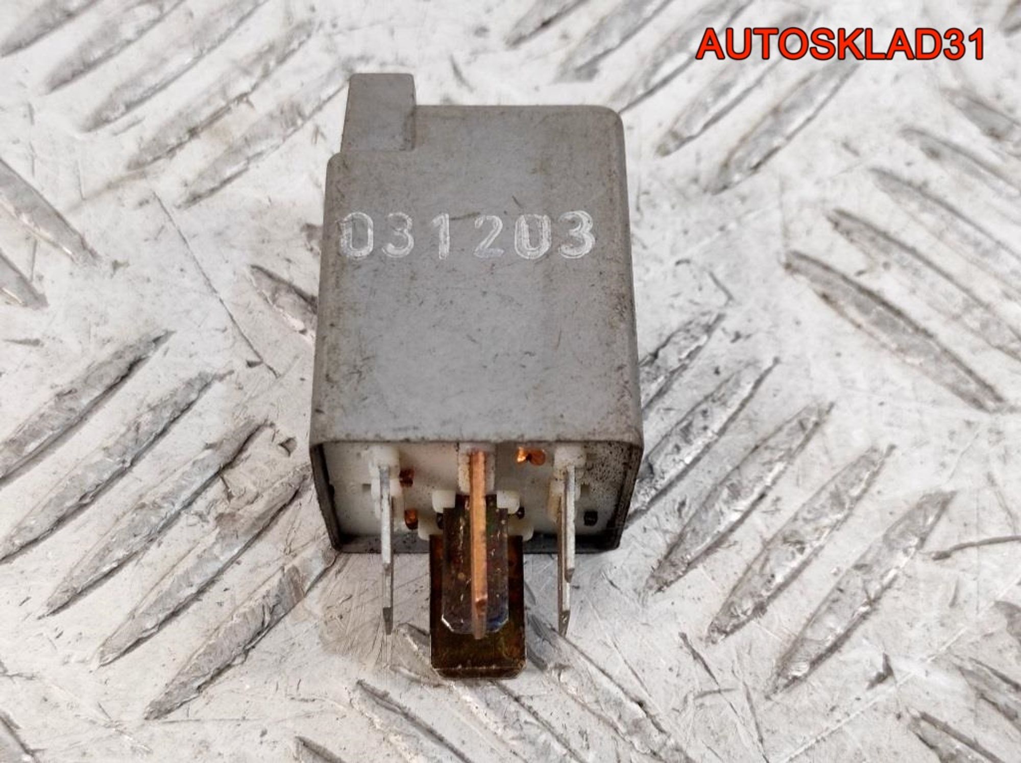 Реле бензонасоса №215 Audi A4 B5 443951253L, 1800 рублей, Дубовое