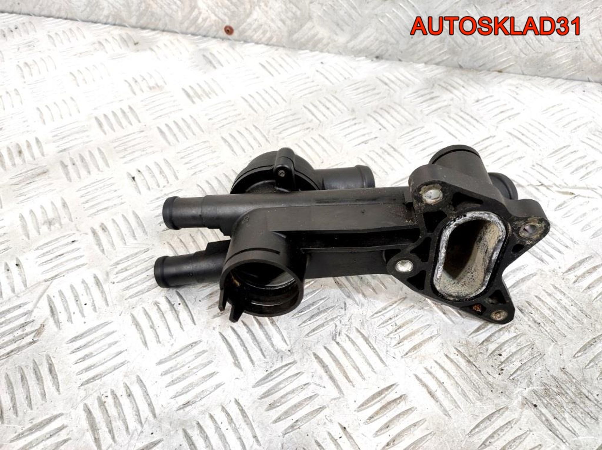 Корпус термостата Skoda Fabia 1,4 Бензин 03C121111B, 900 рублей, Дубовое