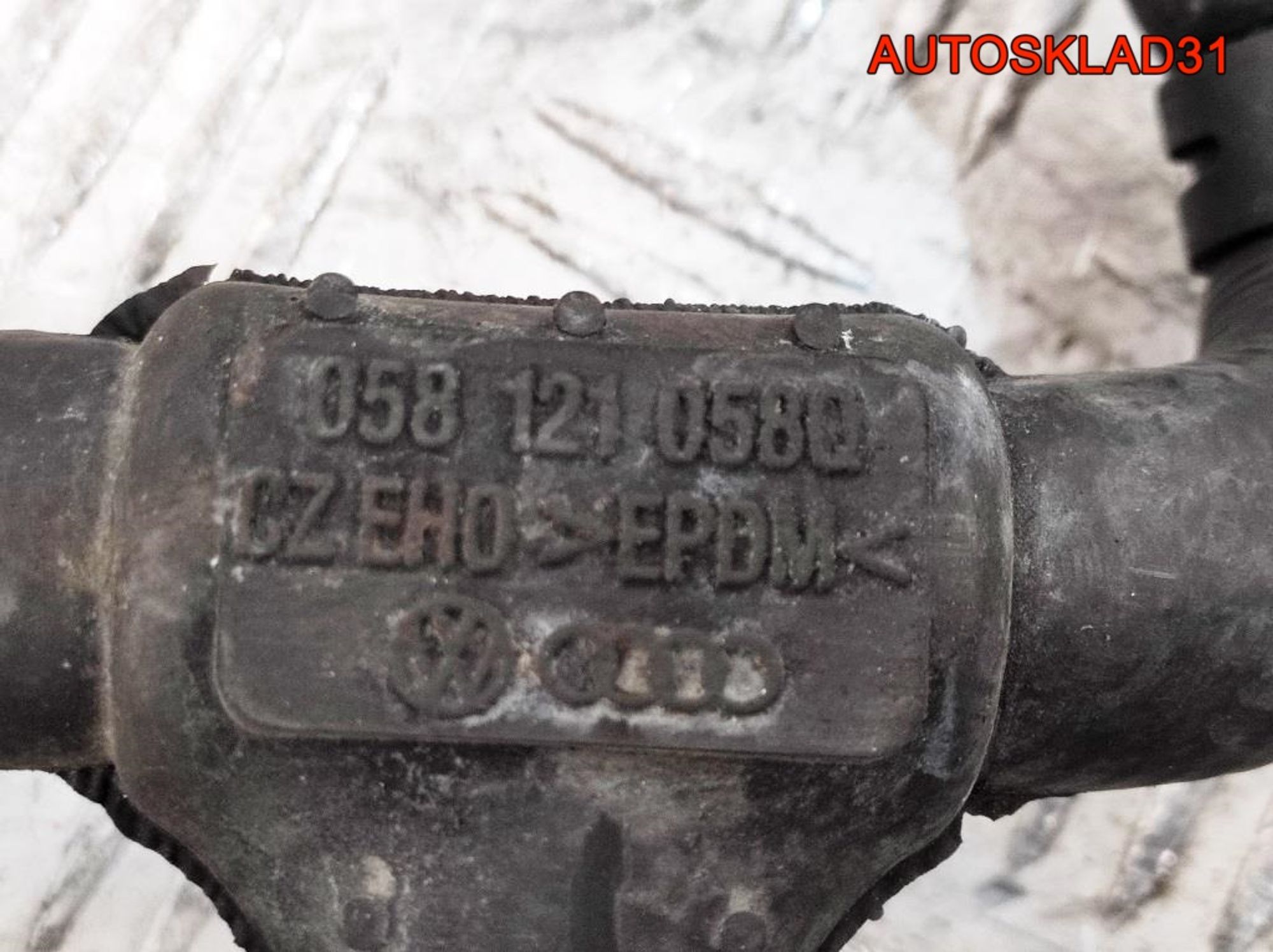 Патрубок охлаждения VW Passat B5 1,8 ARG Бензин 058121058Q, 600 рублей, Дубовое