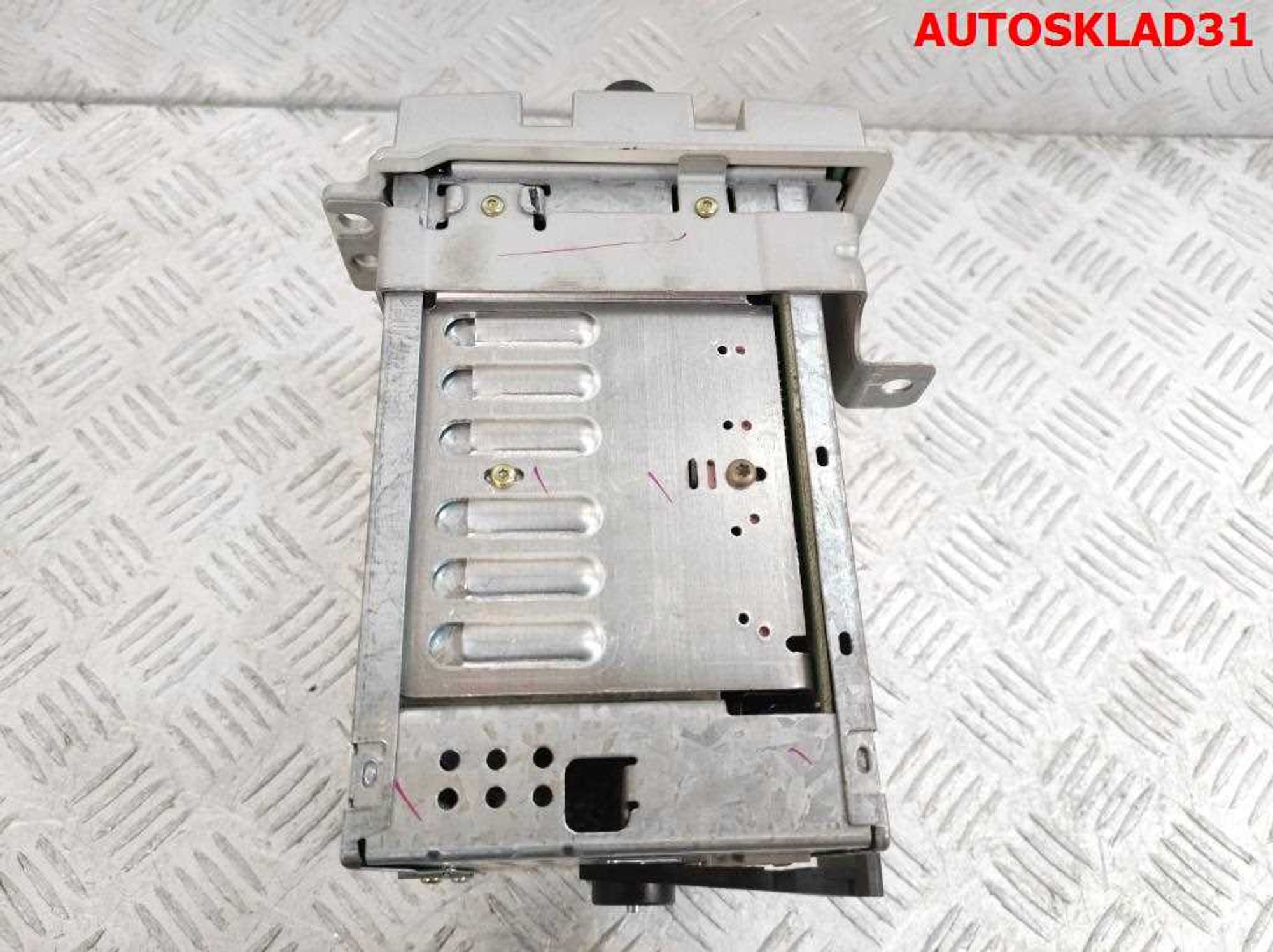 Магнитола Ford Fusion 4S6118C815ABUABP, 1000 рублей, Дубовое