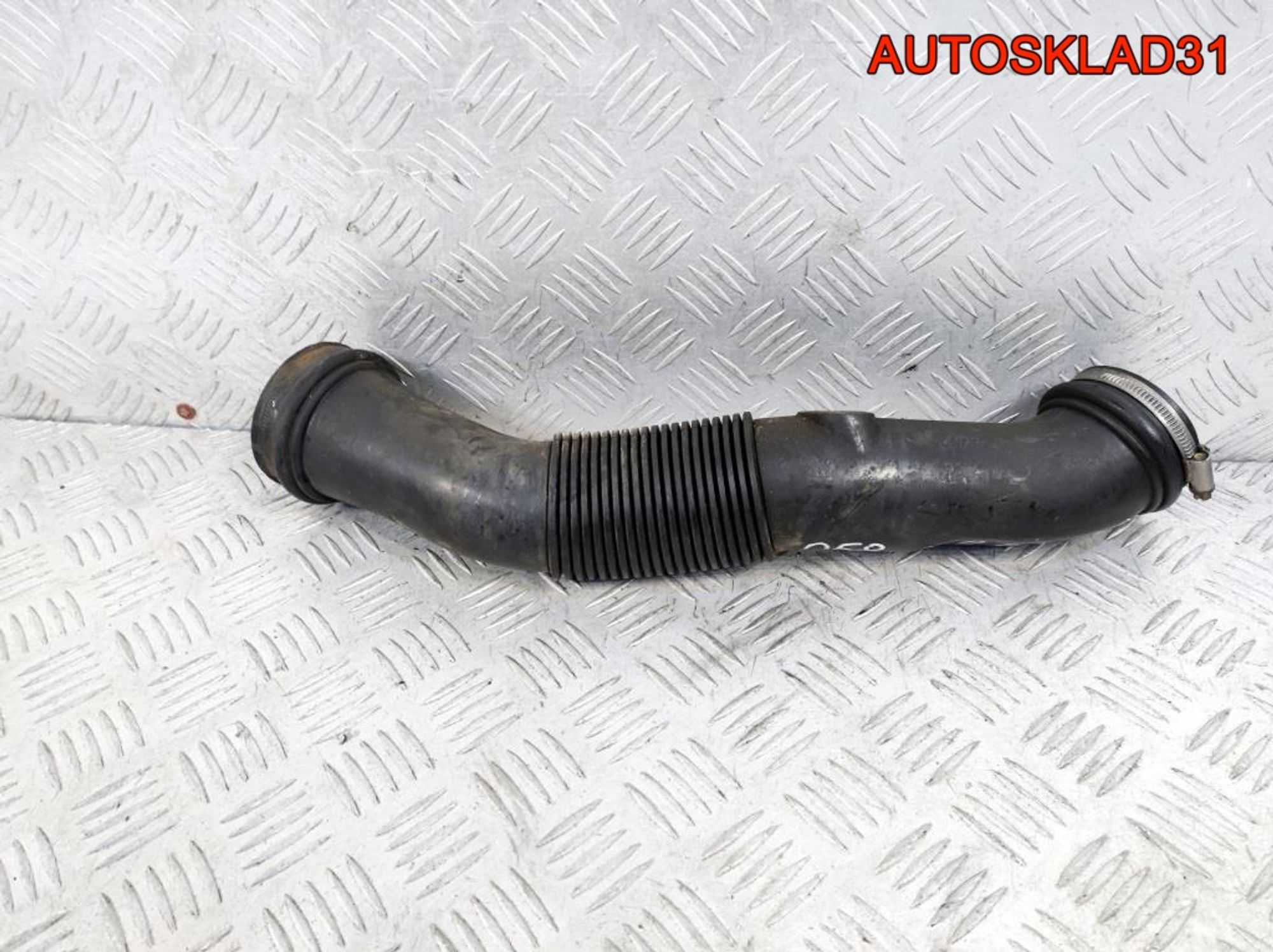 Патрубок воздушного фильтра Audi A6 C5 058129627P, 1300 рублей, Дубовое