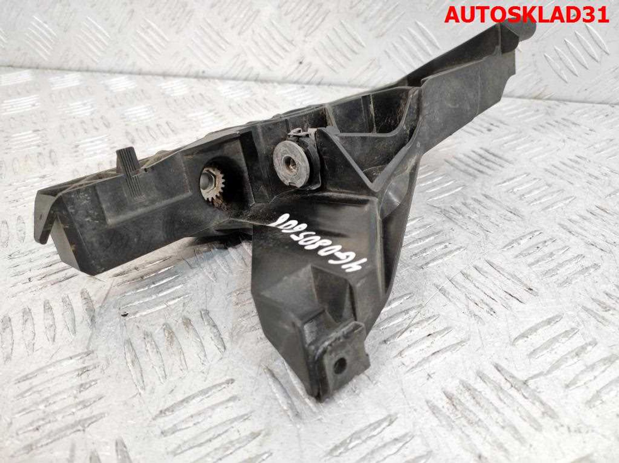Кронштейн фары правый Audi A6 C7 4G 4G0805608, 1500 рублей, Дубовое