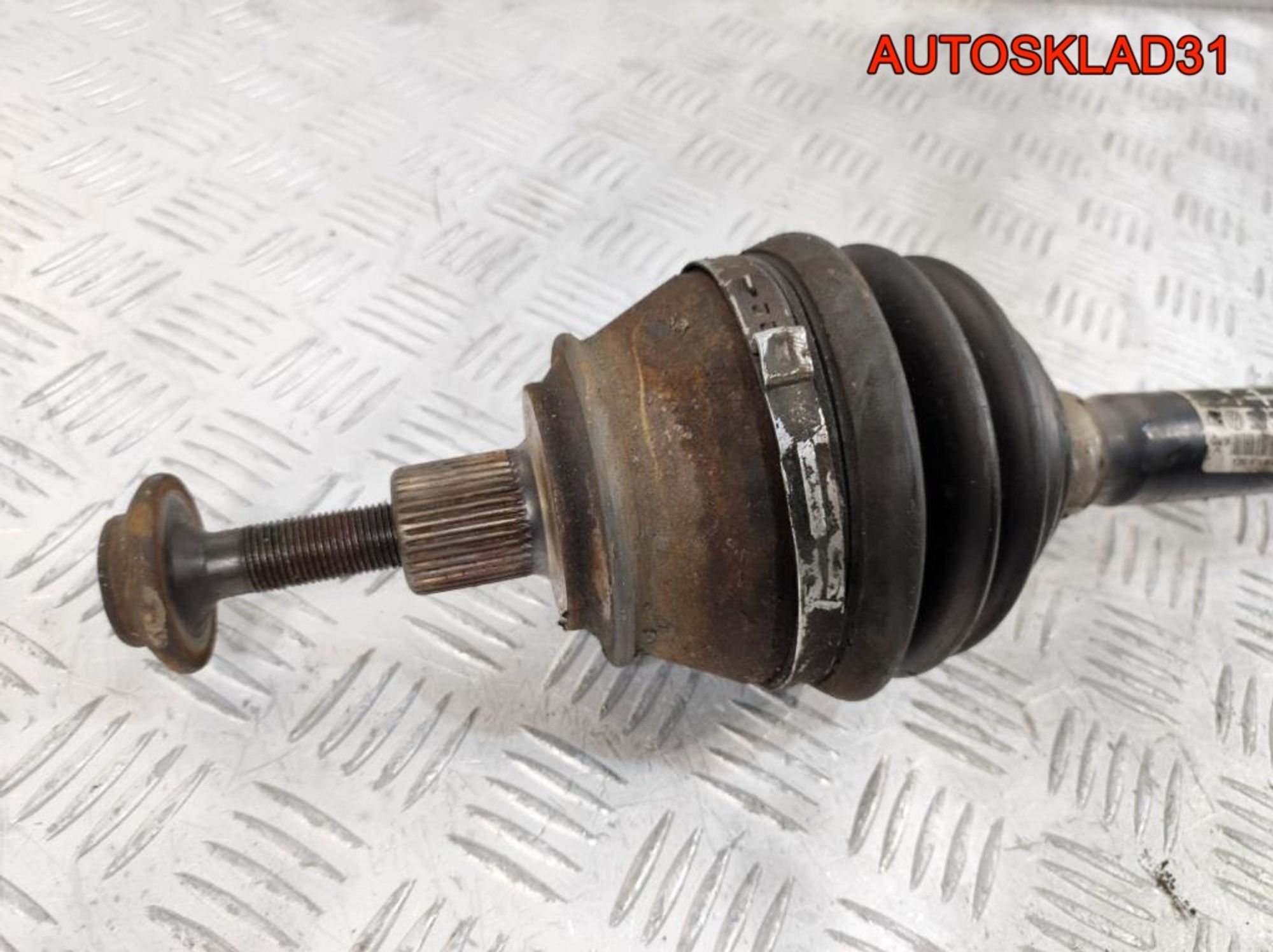 Полуось передняя левая 4WD АКПП Audi A6 C6 3,0 BMK 4F0407271J, 4500 рублей, Дубовое