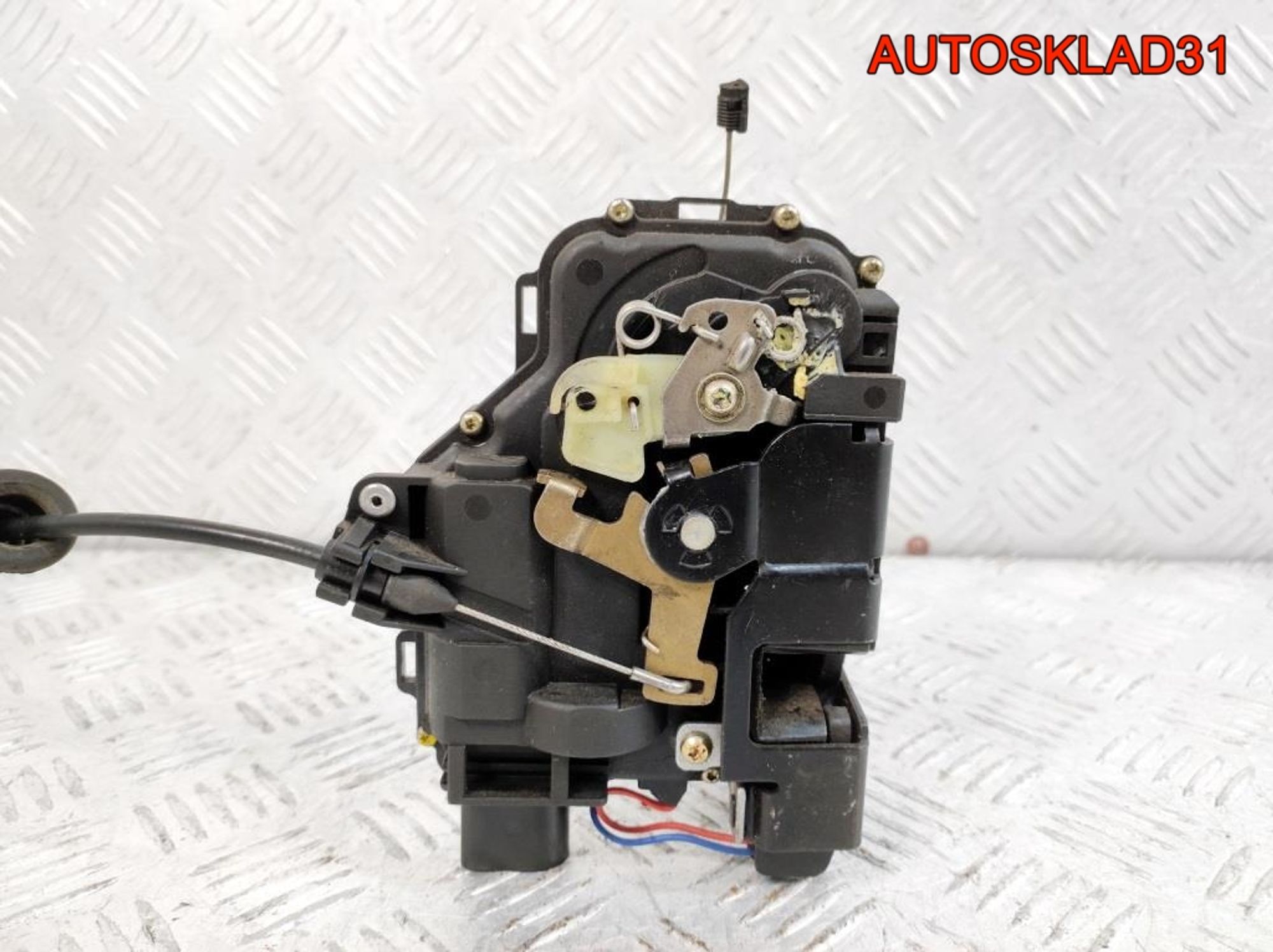 Замок двери передней правой VW Golf 5 3B1837016A, 3000 рублей, Дубовое