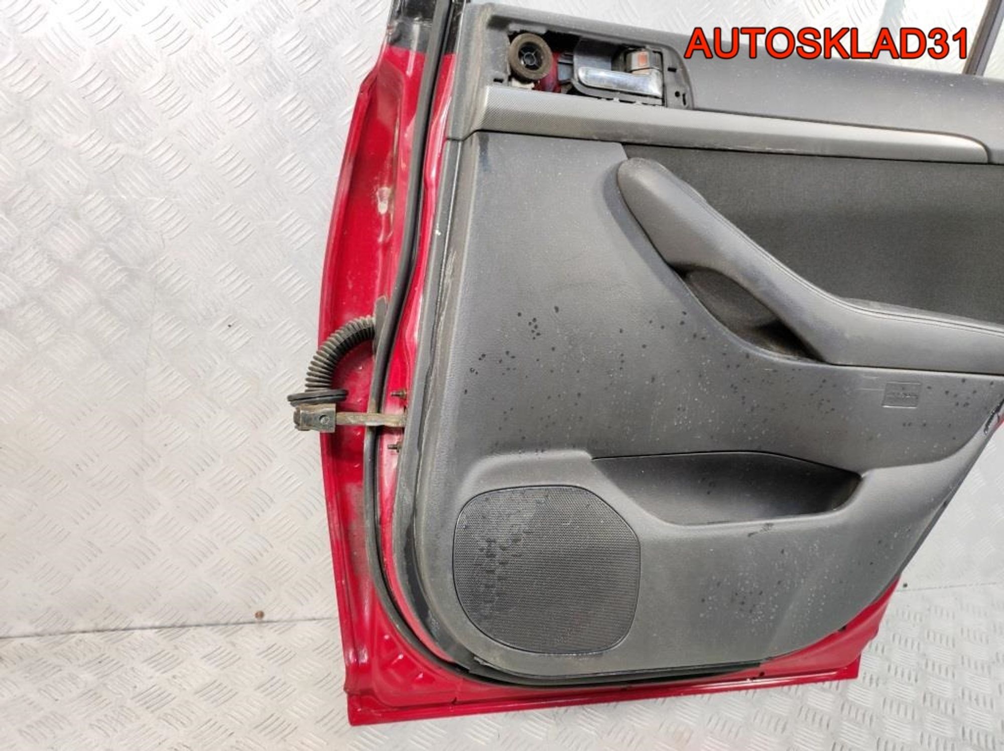 Дверь задняя правая Голая Toyota Avensis 2 Combi, 8100 рублей, Дубовое