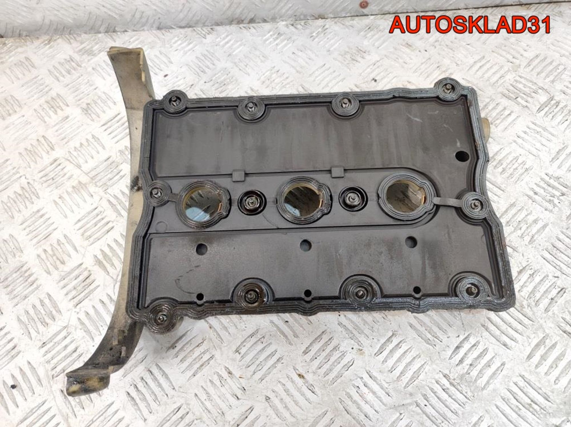 Крышка клапанная правая Audi A4 B6 3,0 ASN 06C103472G, 1500 рублей, Дубовое