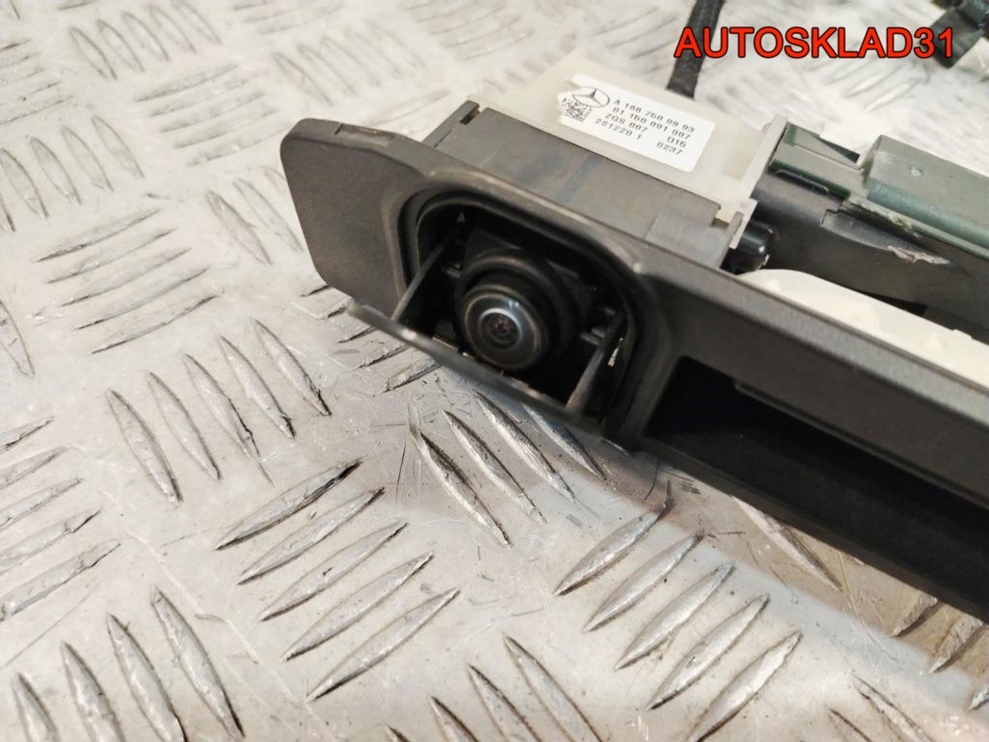 Ручка двери багажника с камерой Mercedes Benz W166 A1667500993, 12000 рублей, Дубовое