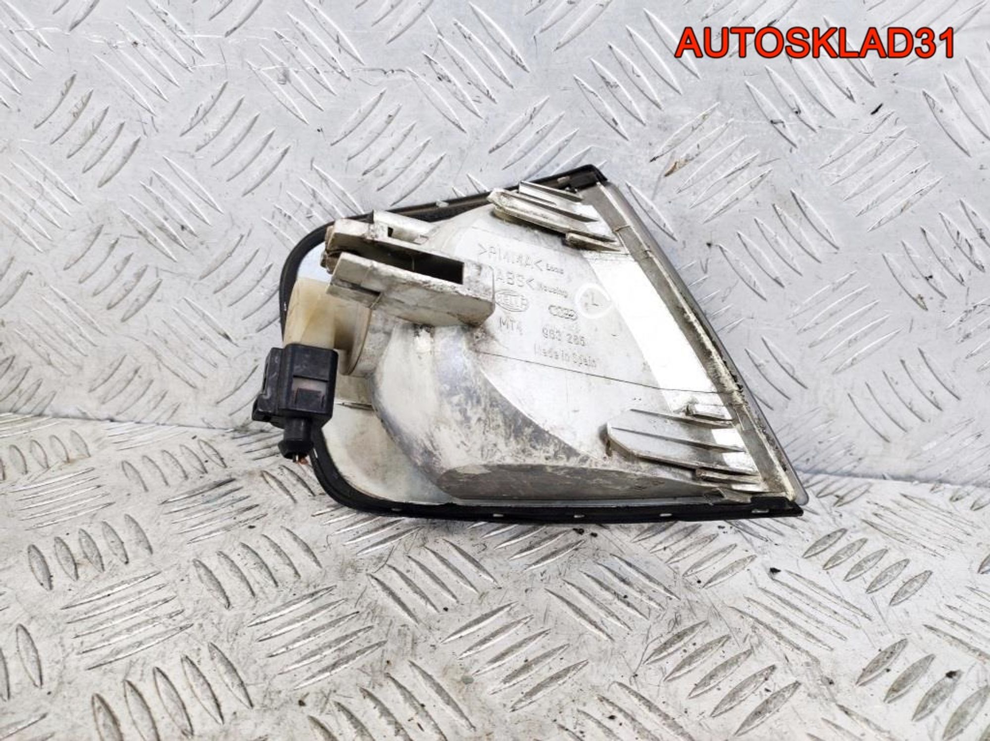 Указатель поворота левый белый Audi A3 8L0953049, 500 рублей, Дубовое