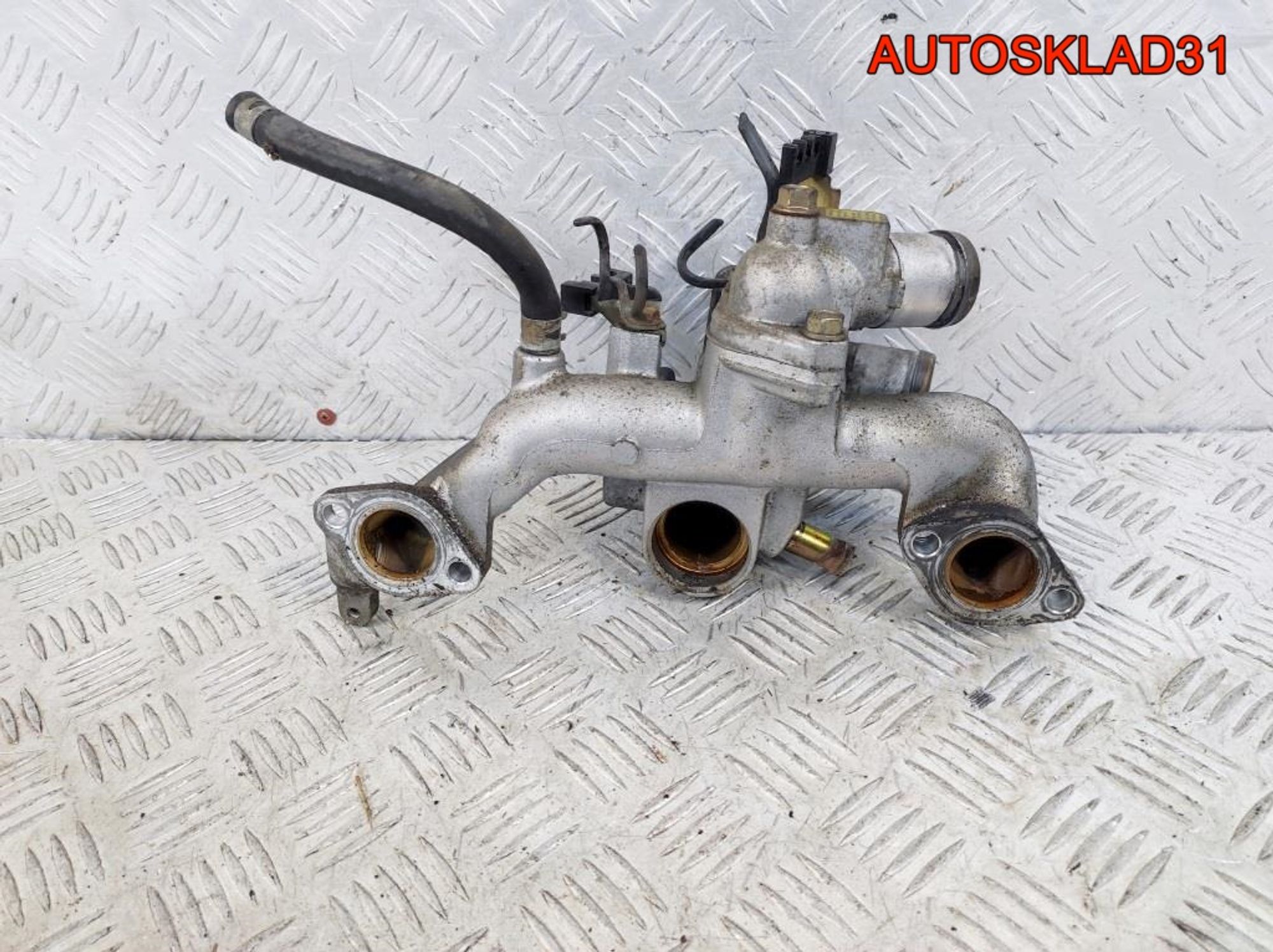 Корпус термостата Mitsubishi Galant EA MD339770, 1300 рублей, Дубовое