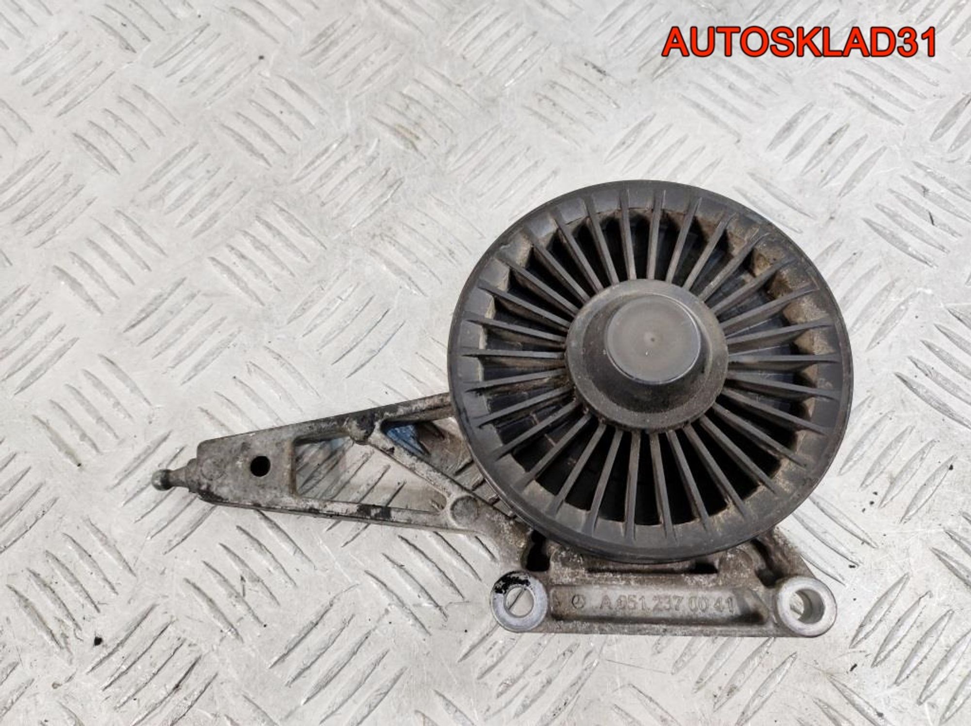 Ролик с кронштейном Mercedes GLK X204 A6512370041, 1800 рублей, Дубовое