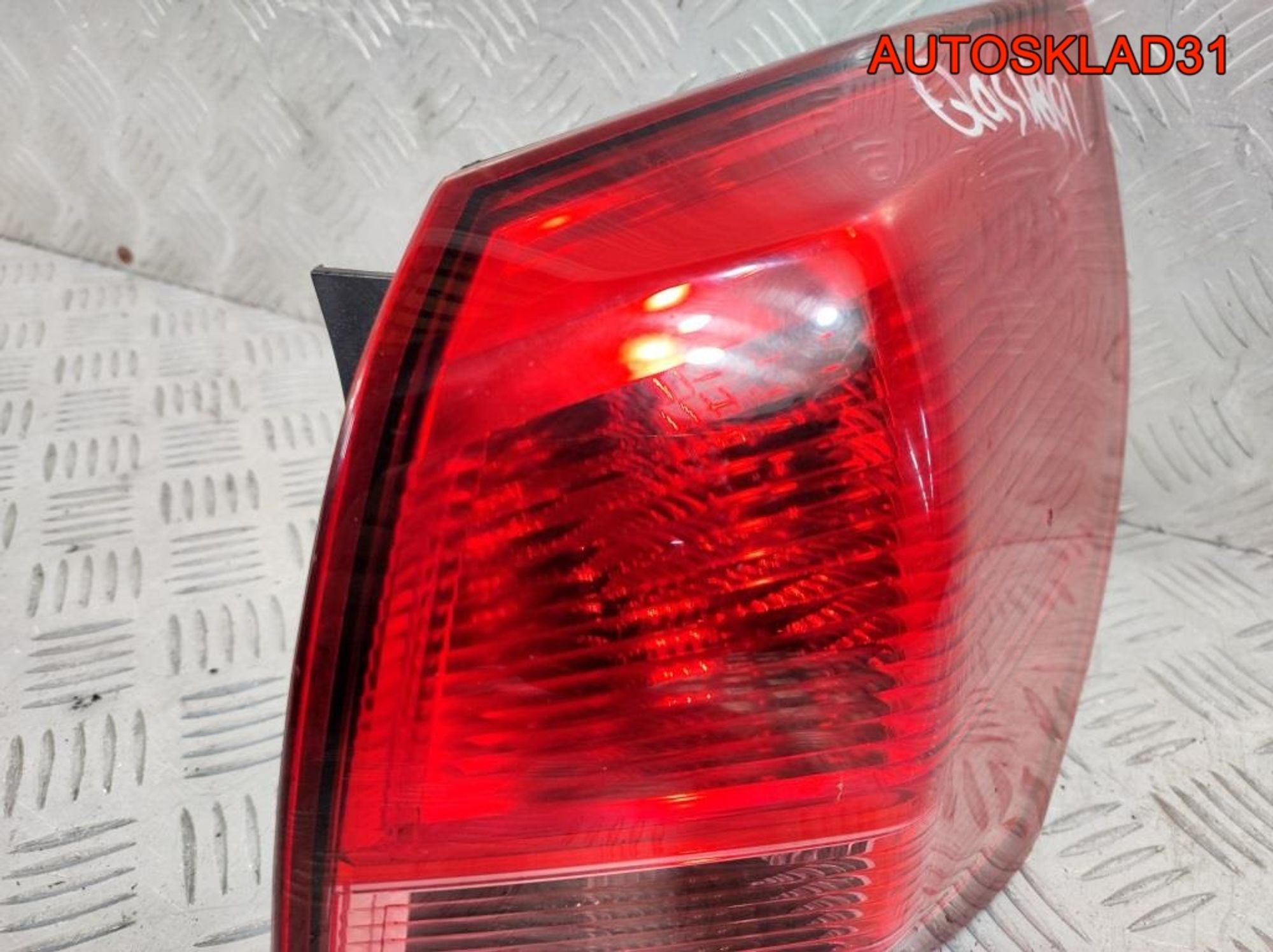 Фонарь задний правый Nissan Qashqai 26550JD000, 5400 рублей, Дубовое