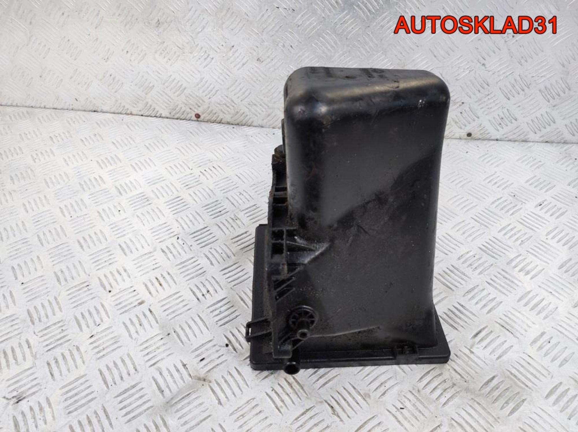 Корпус воздушного фильтра Audi 100 C4 034133837J, 1700 рублей, Дубовое
