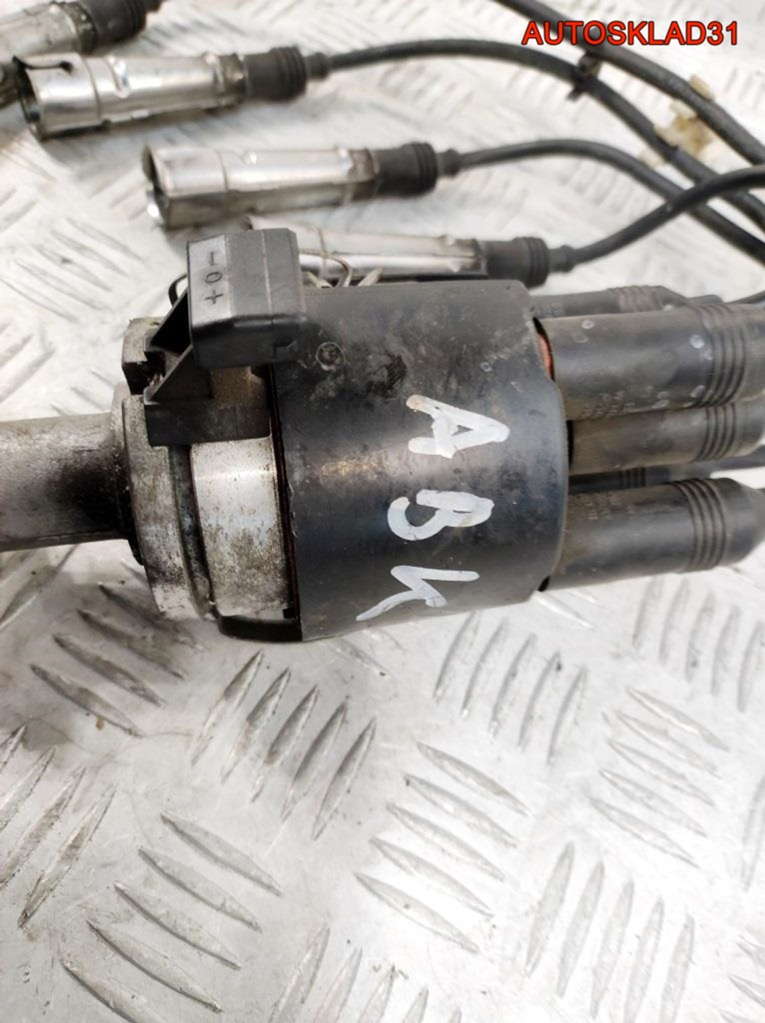 Распределитель зажигания Audi A6 C4 2,0 ABK 037905205J, 6300 рублей, Дубовое