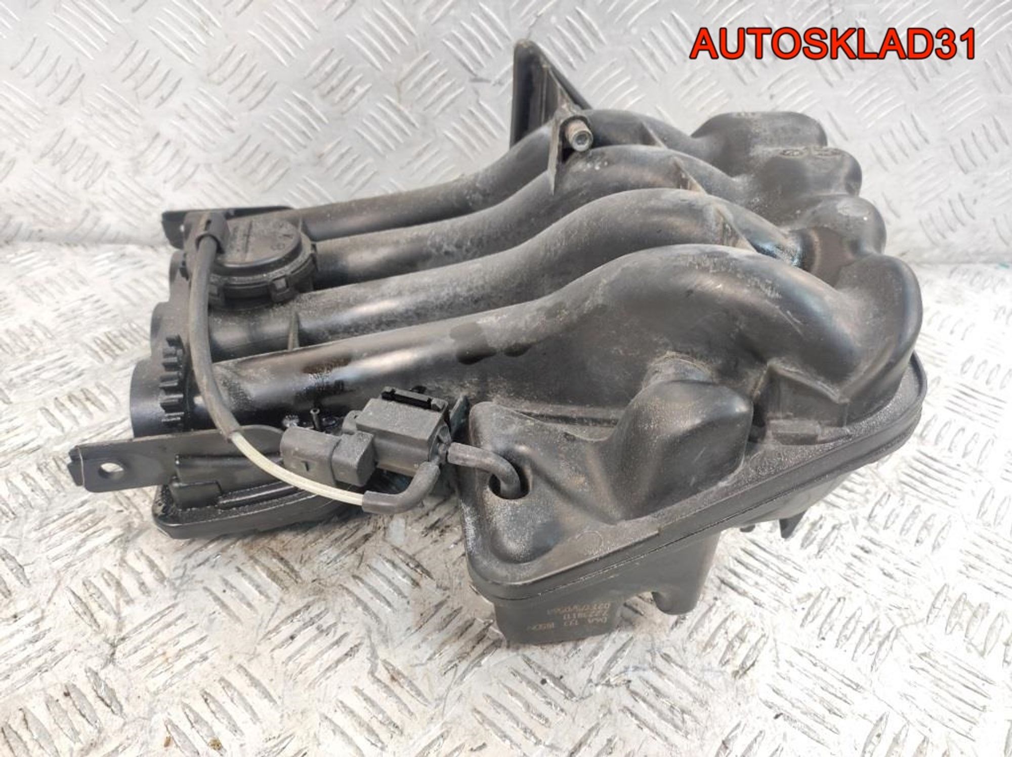 Коллектор впускной верхняя часть VW Golf 4 1,6 BFQ 06A133203BM, 8000 рублей, Дубовое
