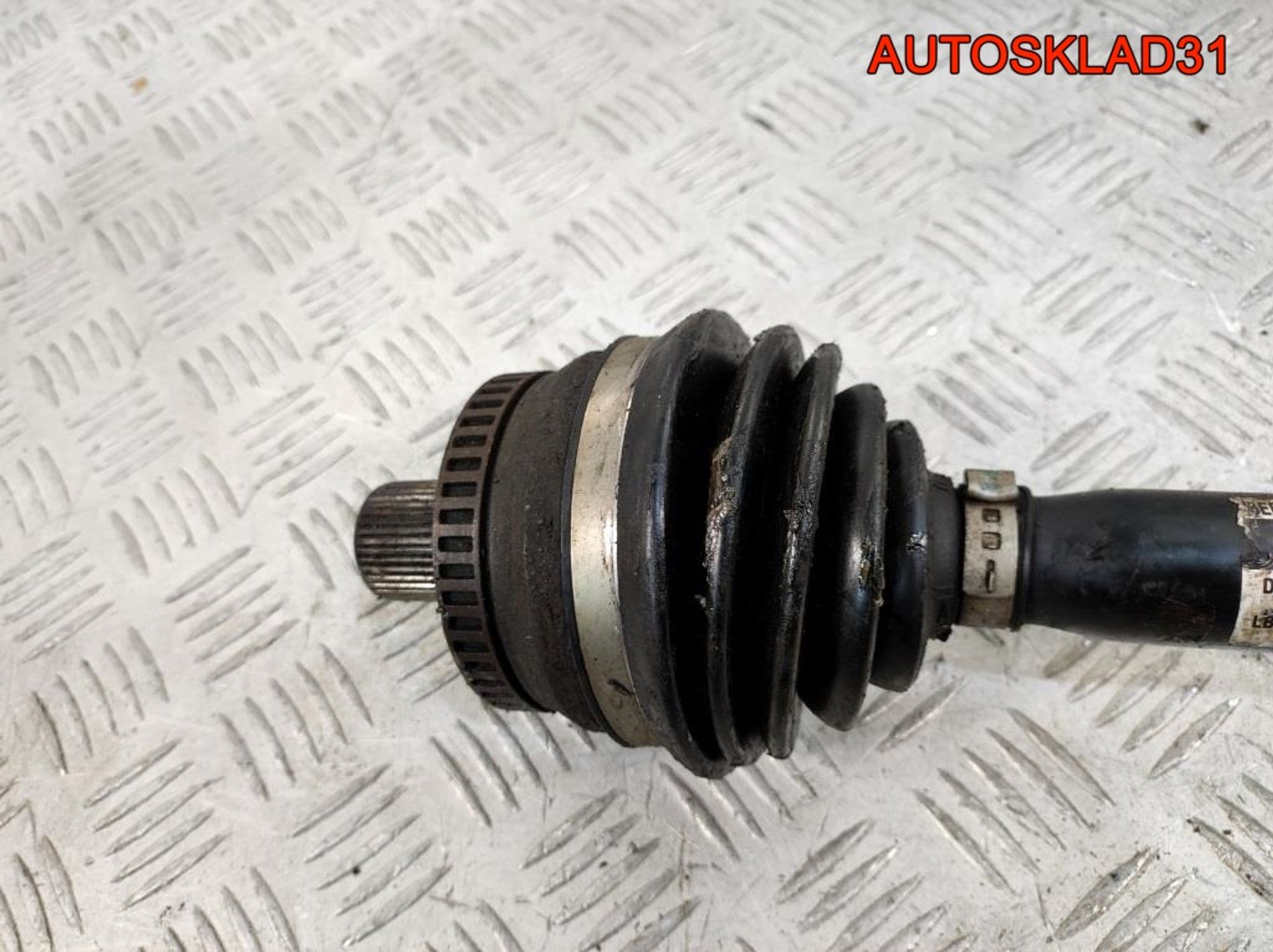 Полуось передняя левая Audi A4 B6 8E0407271AE МКПП, 4100 рублей, Дубовое