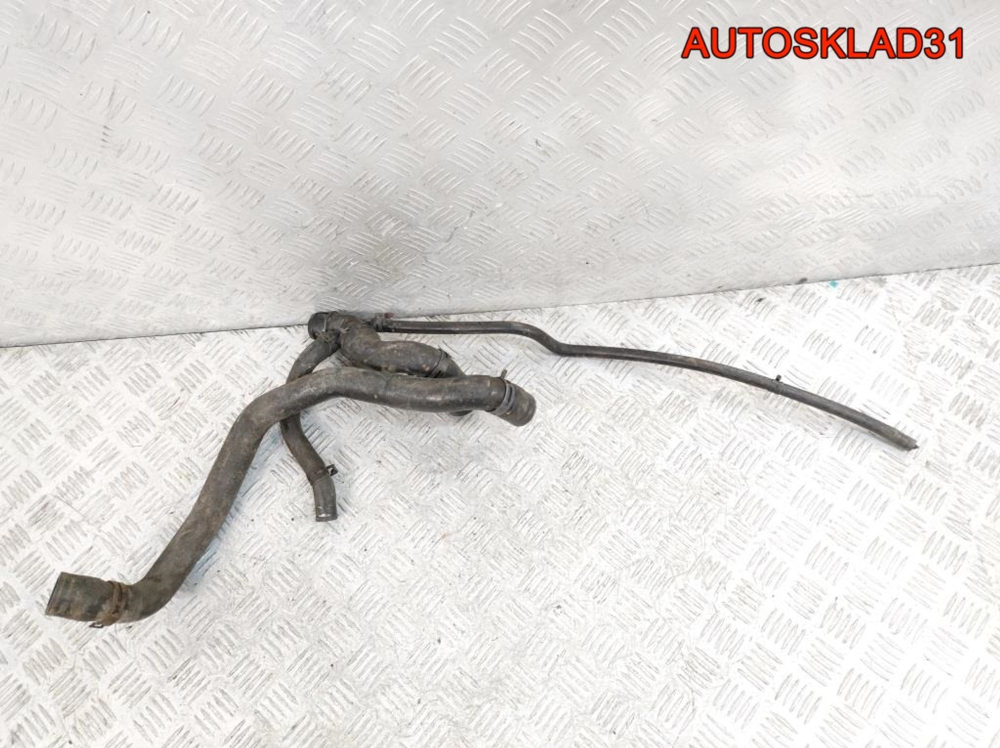 Патрубок радиатора VW Golf 4 1,6 Бензин 1J0121049A, 2000 рублей, Дубовое