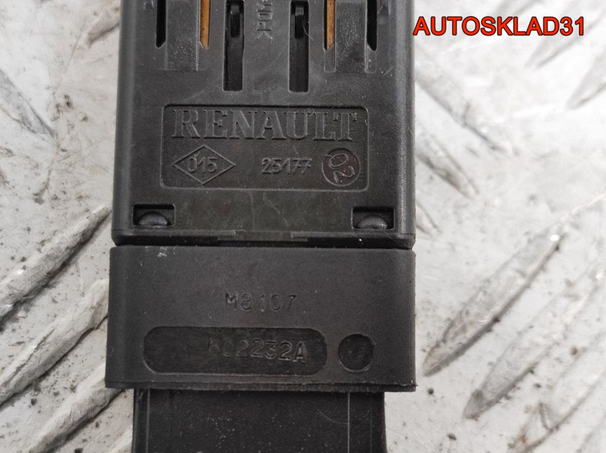 Кнопка аварийной сигнализации Renault Sandero, 600 рублей, Дубовое