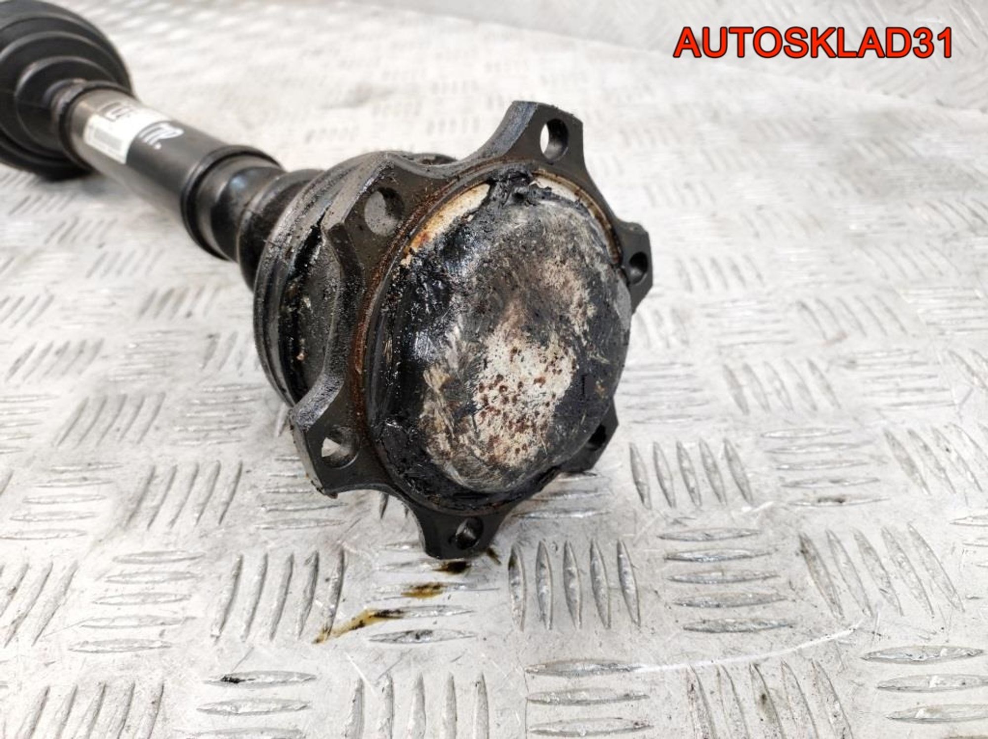 Полуось передняя правая АКПП Audi A6 C5 4B0407272F, 2700 рублей, Дубовое