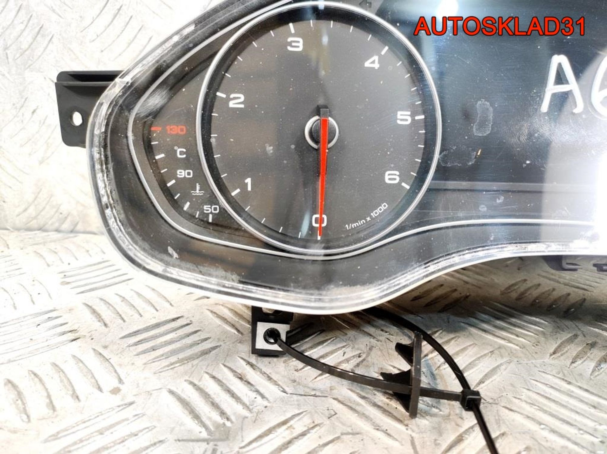 Панель приборов Audi A6 C7 3.0 CDU Дизель 4G8920932M, 15000 рублей, Дубовое