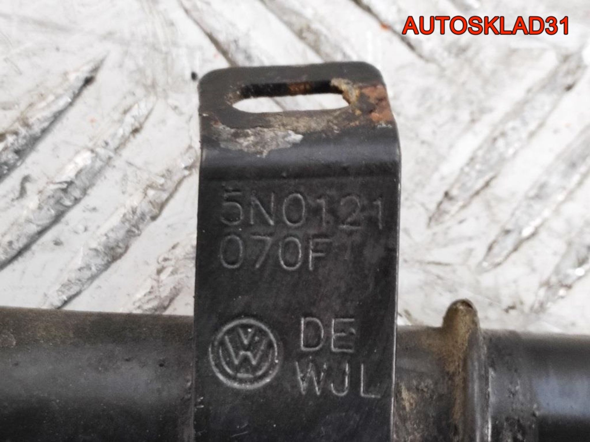 Трубка охлаждающей жидкости VW Passat B6 2,0 Дизель 5N0121070F, 600 рублей, Дубовое