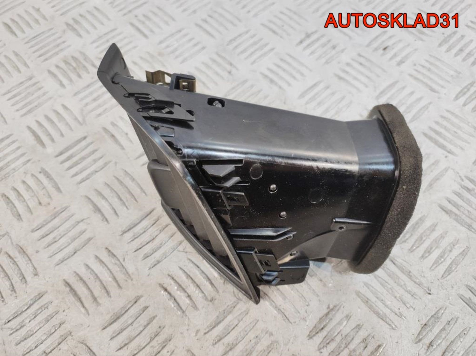 Дефлектор воздушный левый Skoda Fabia 6V0819701, 1400 рублей, Дубовое