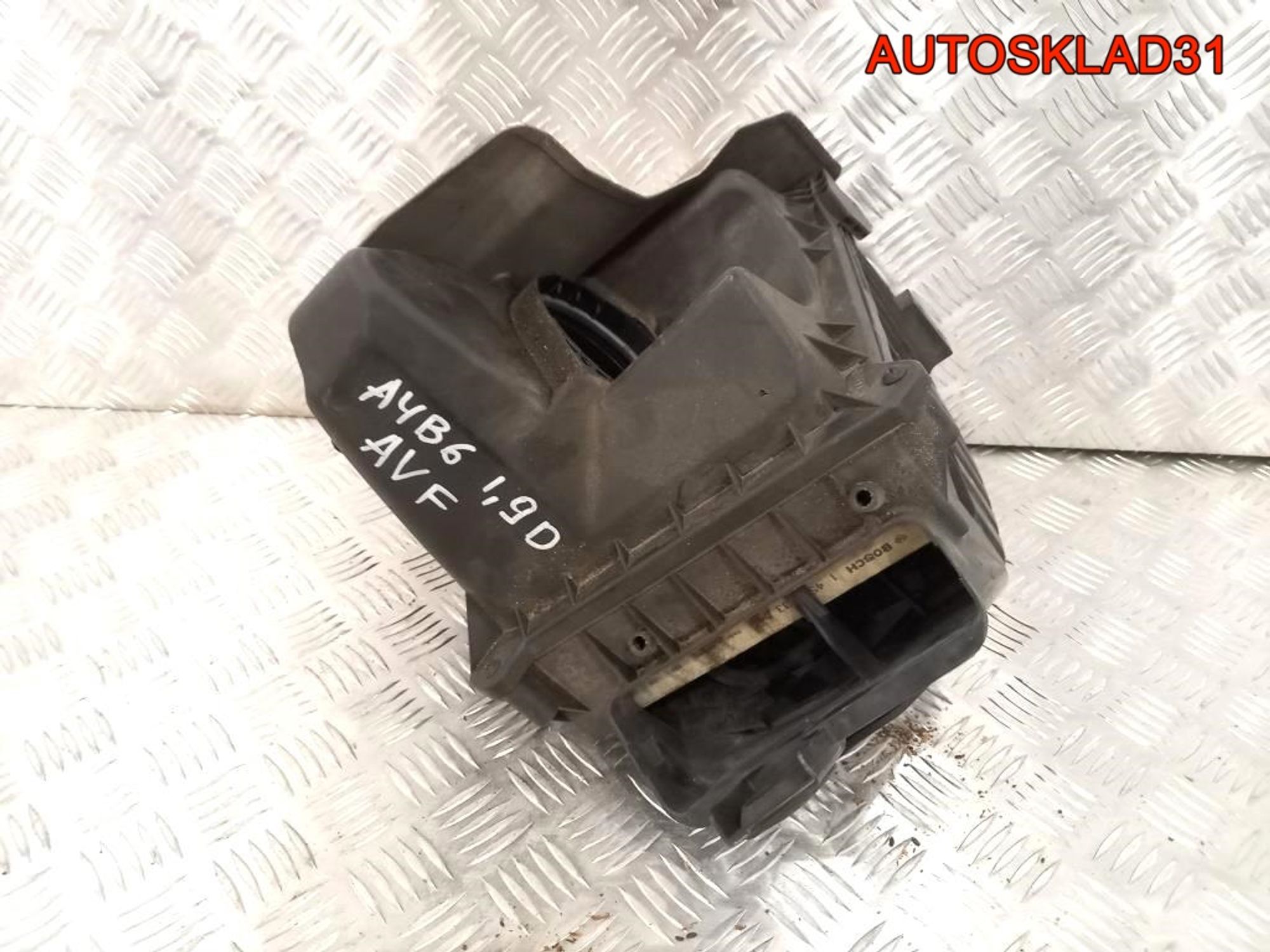 Корпус воздушного фильтра Audi A4 B6 038133837Q, 2700 рублей, Дубовое