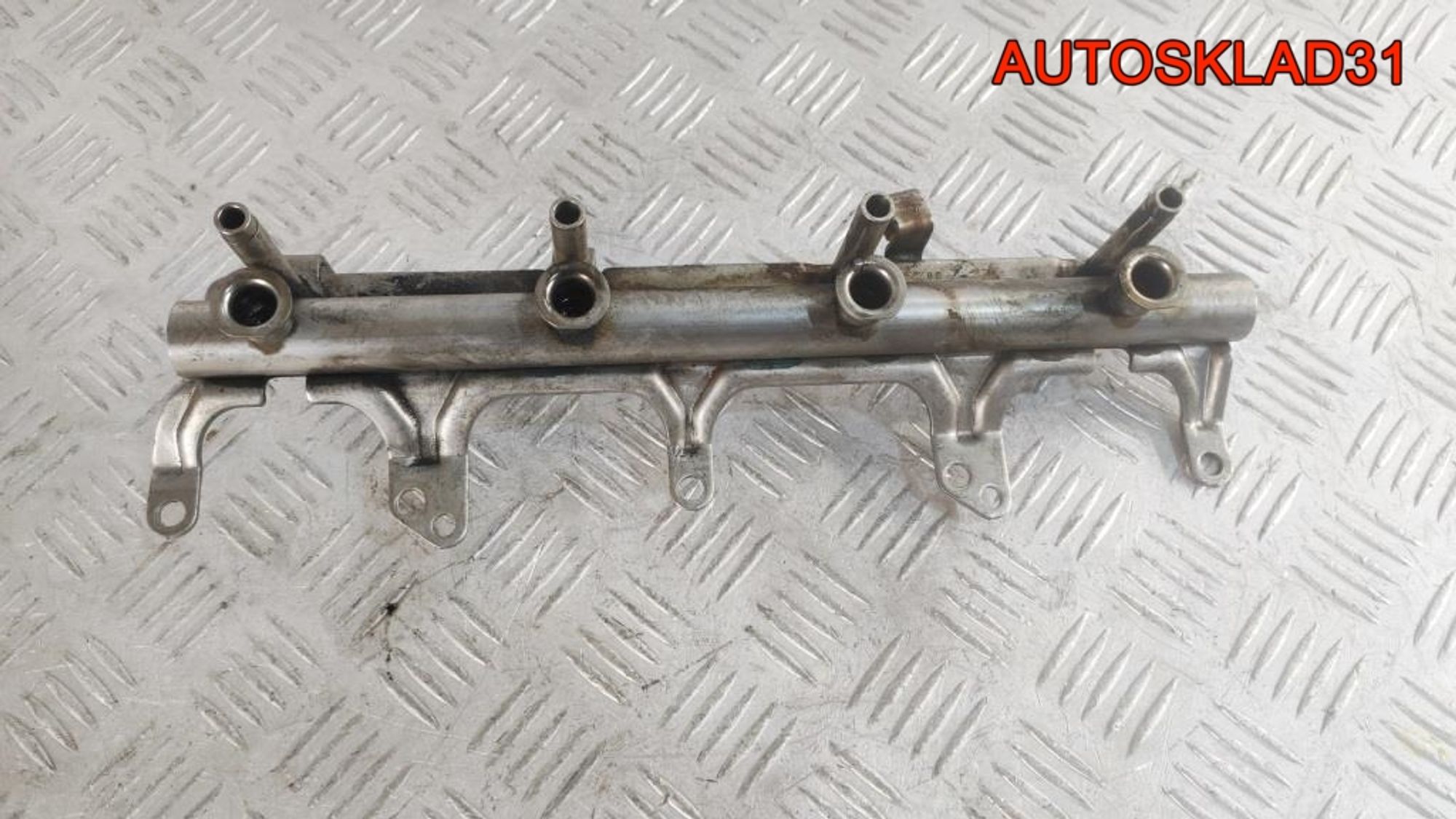 Рейка топливная VW Passat B6 1,8 BZB 06J133317G, 1000 рублей, Дубовое