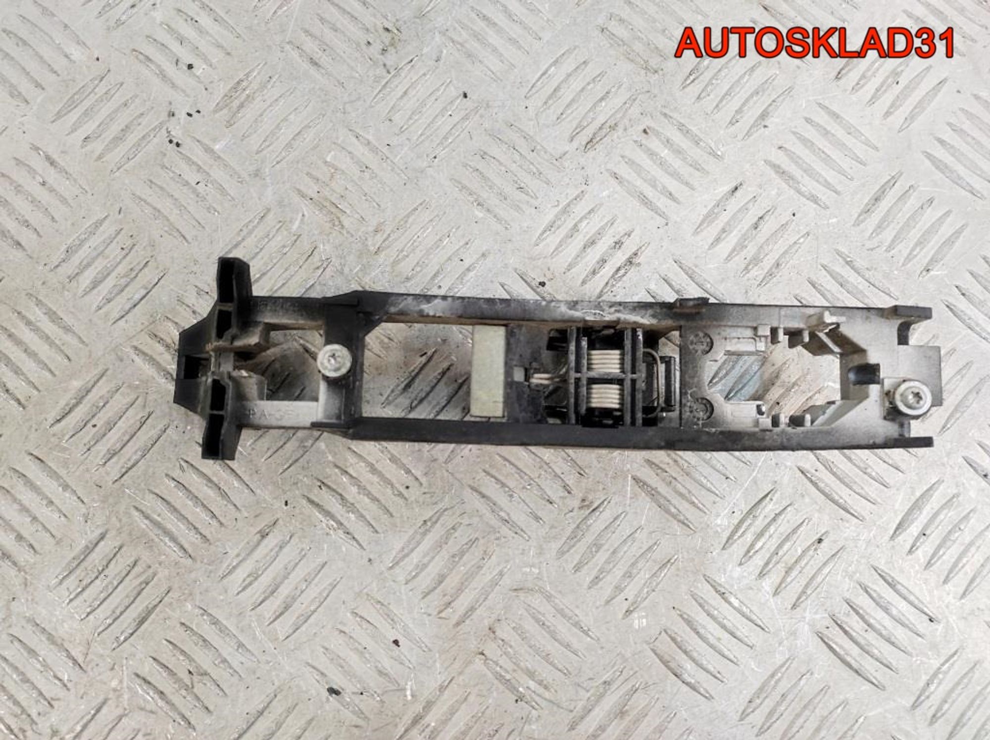 Кронштейн ручки задней правой Mercedes W211, 500 рублей, Дубовое