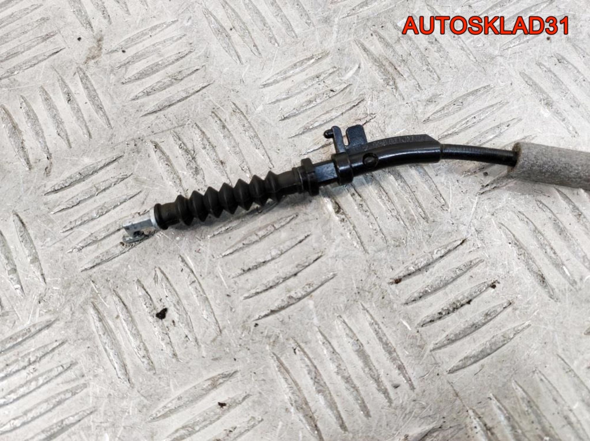 Трос открывания передней двери Skoda Rapid 5N0837017E, 1400 рублей, Дубовое