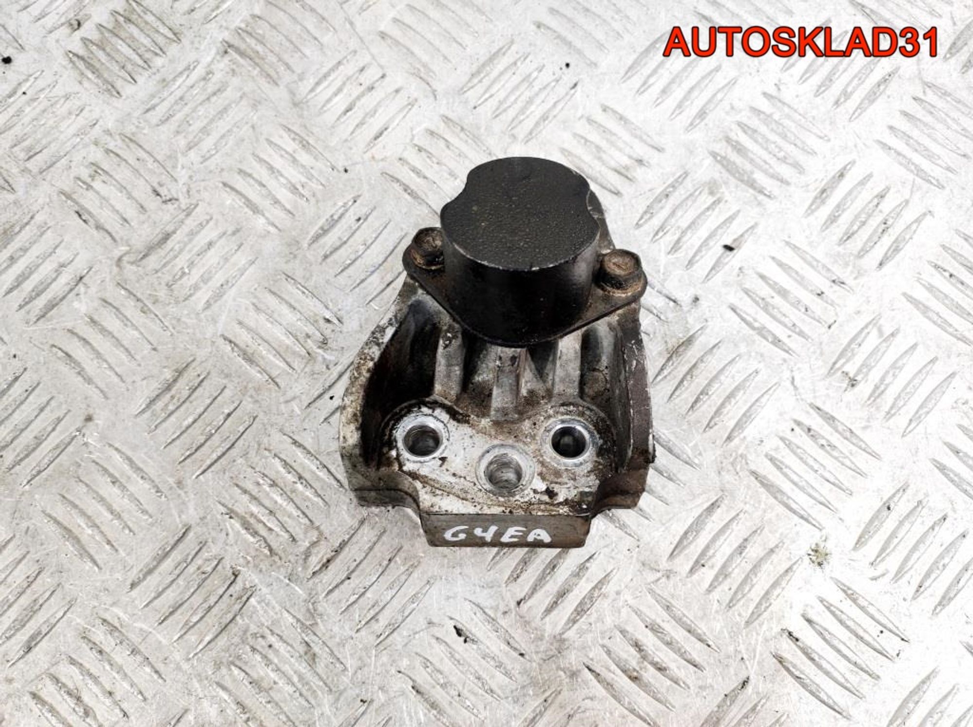 Кронштейн двигателя правый Hyundai Getz 1,3 G4EA 218401C300, 900 рублей, Дубовое