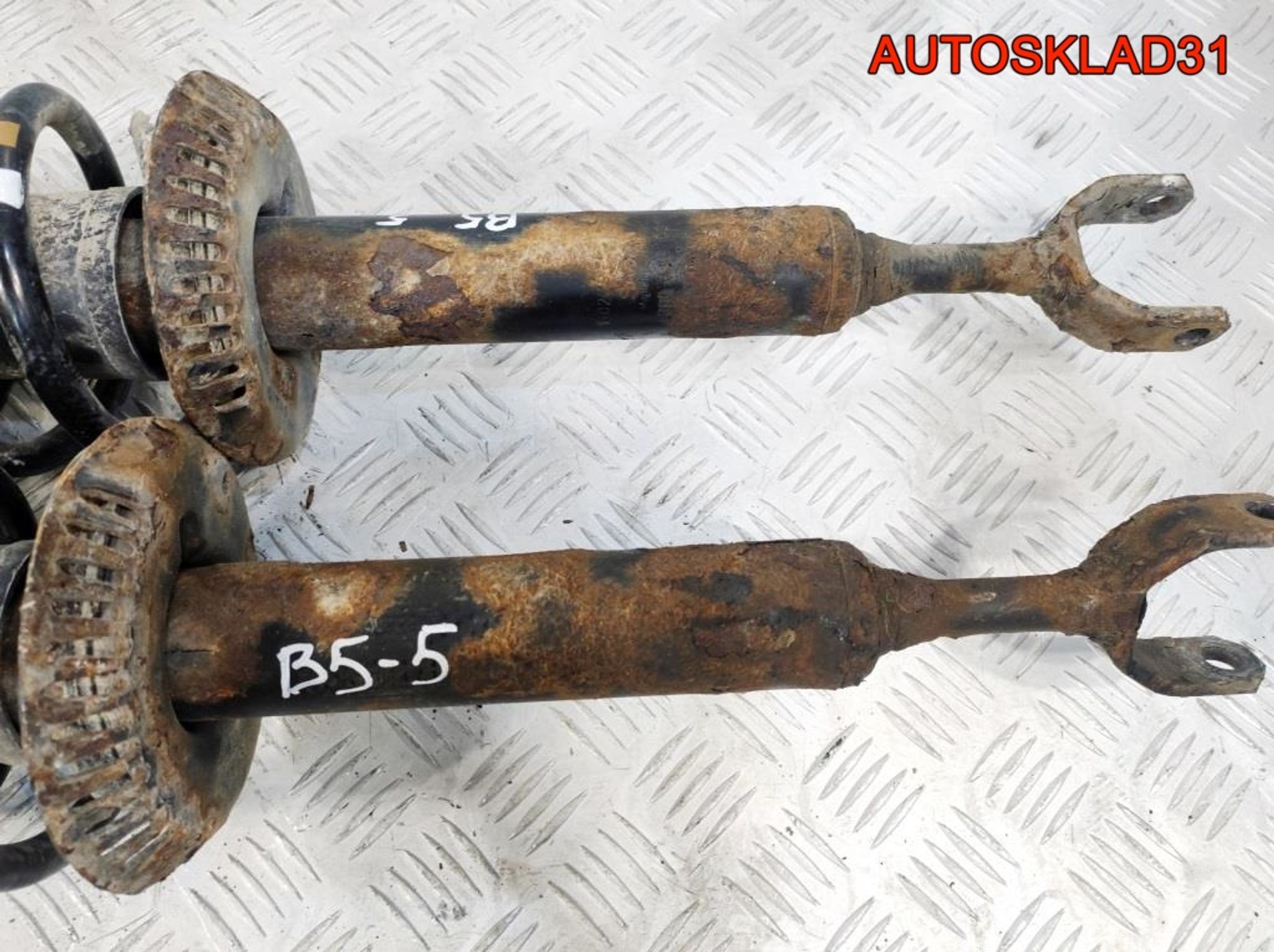 Амортизатор передний комплект Audi A4 B5 3B0413031, 8100 рублей, Дубовое