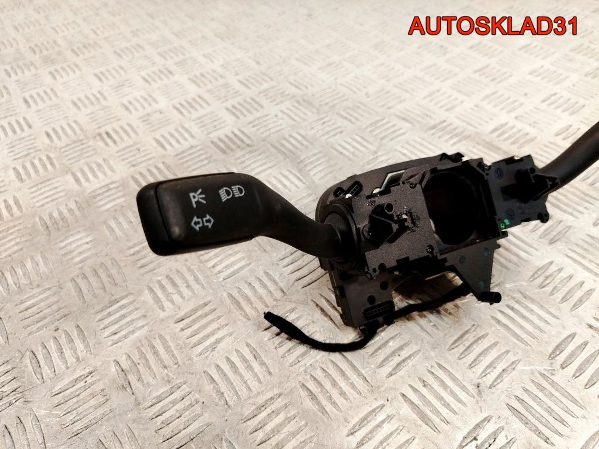 Переключатель подрулевой Audi A4 B6 8E0953549F, 3000 рублей, Дубовое