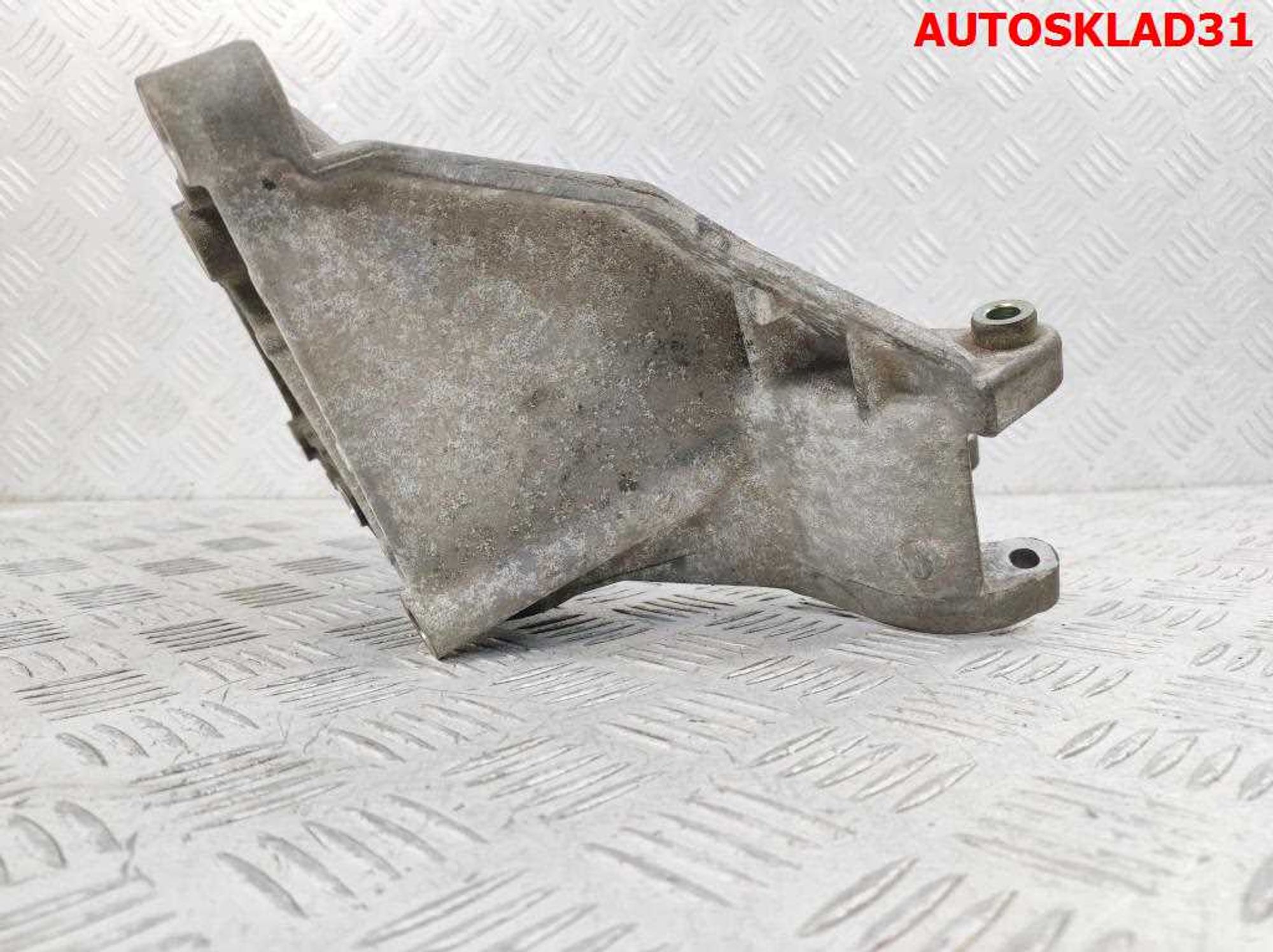 Кронштейн генератора Renault Laguna 2 1.8 F4P Бензин 8200183234, 2000 рублей, Дубовое