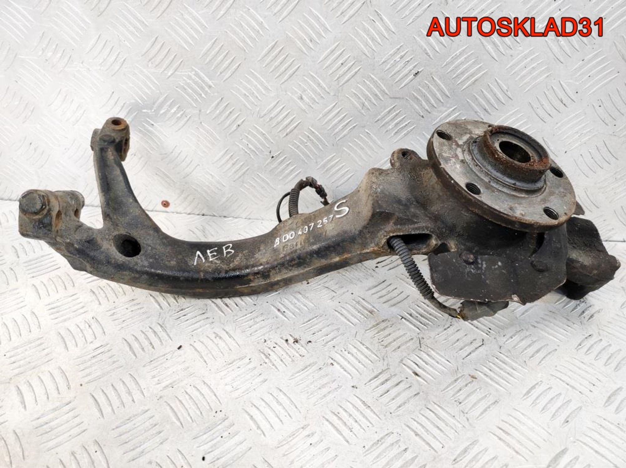 Кулак передний левый VW Passat B5 8D0407257S, 1200 рублей, Дубовое