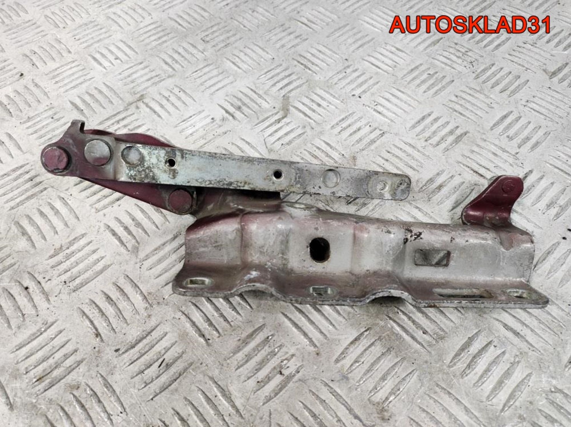 Петля капота правая Mercedes Benz W203 A2038800428, 900 рублей, Дубовое