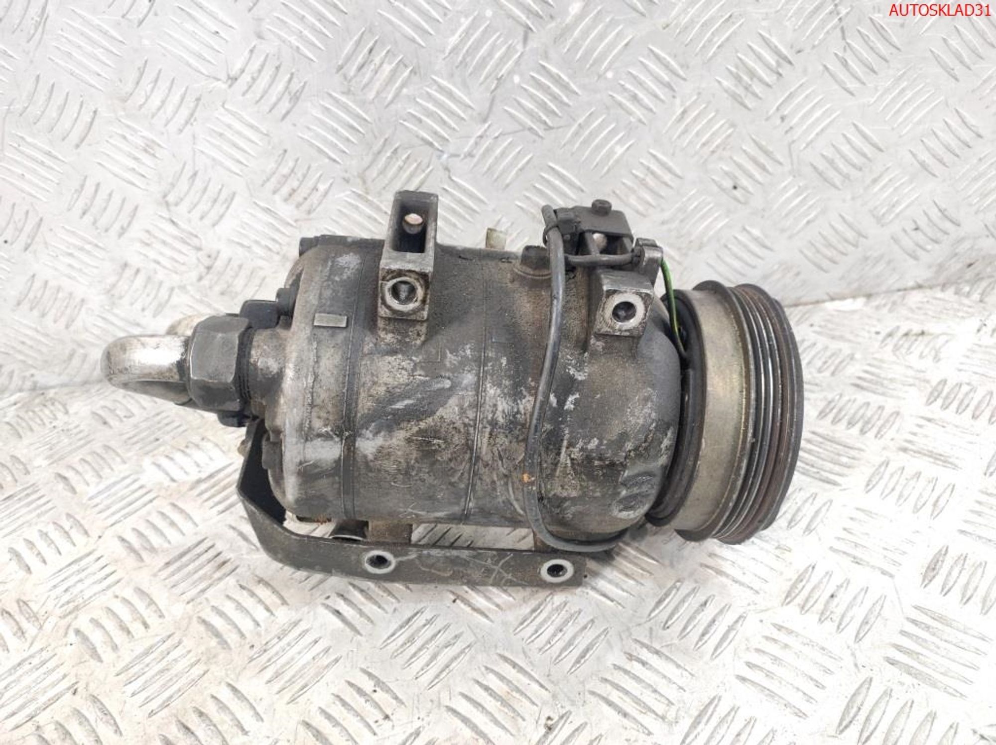 Компрессор кондиционера Audi A4 B5 1,8 AEB 8D0260805, 7200 рублей, Дубовое