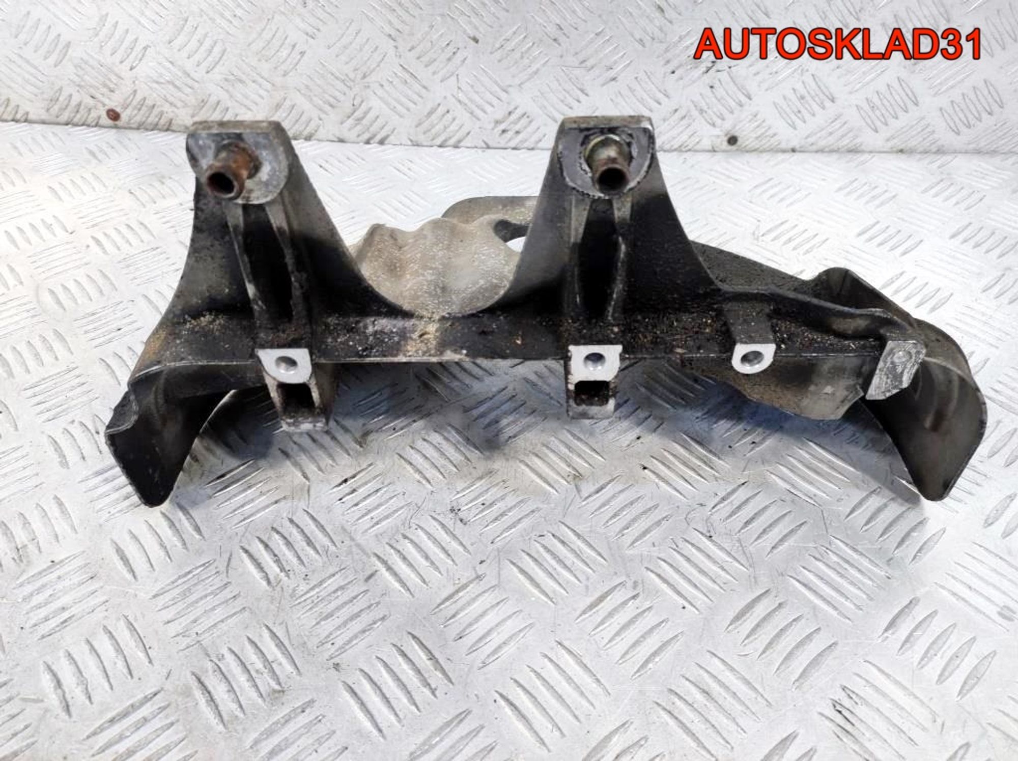 Экран тепловой VW Touran 2,0 BSX 06A133228P, 1300 рублей, Дубовое