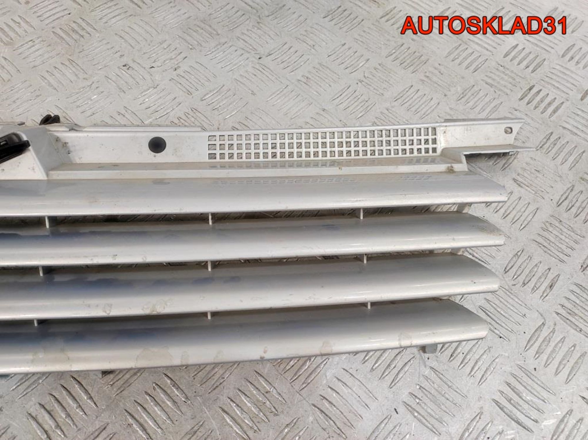 Решётка радиатора Volkswagen Bora 1J5853653OE, 2500 рублей, Дубовое