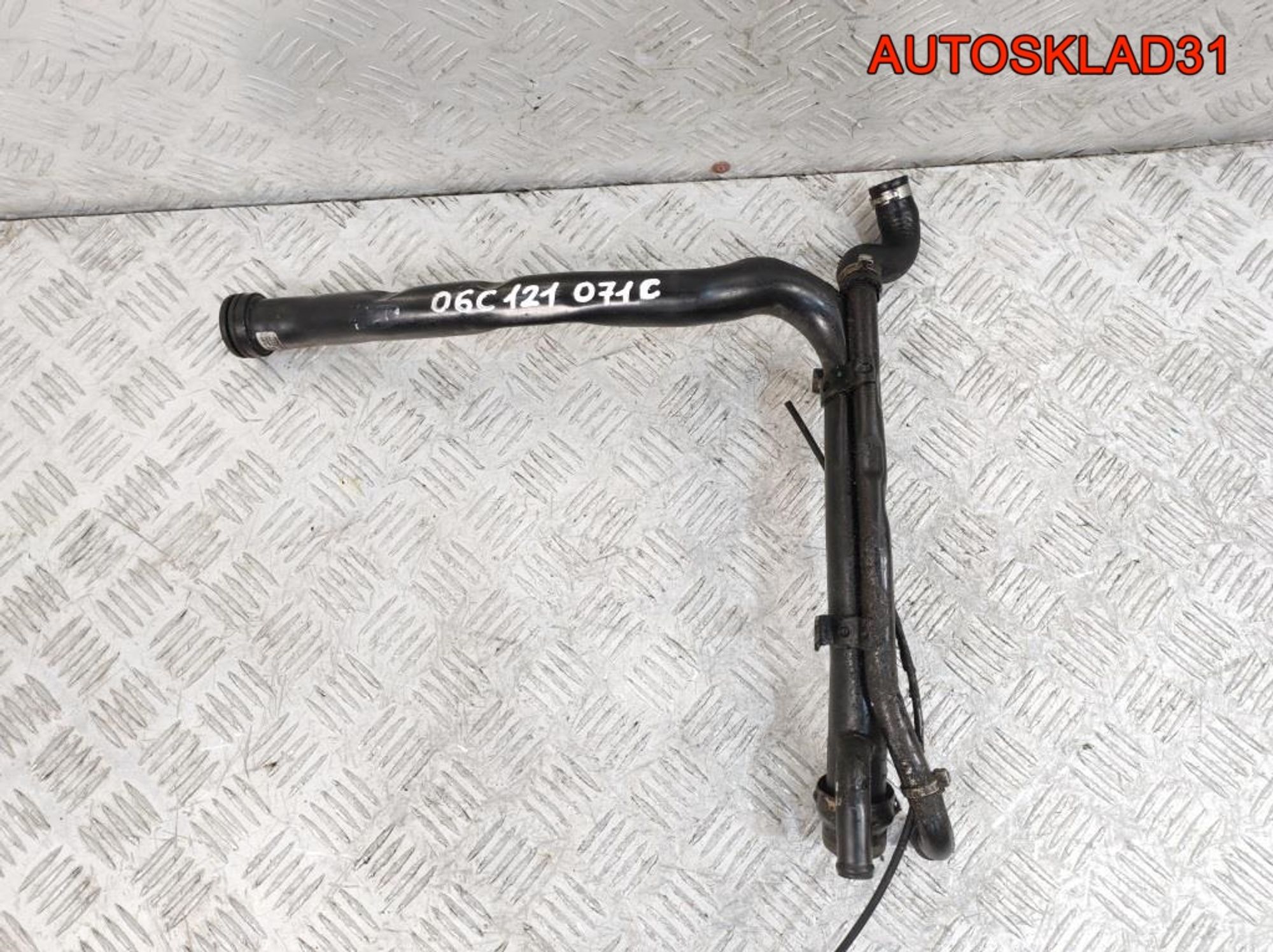 Трубка охлаждающей жидкости Audi A6 C5 3,0 BBJ 06C121071C, 1000 рублей, Дубовое