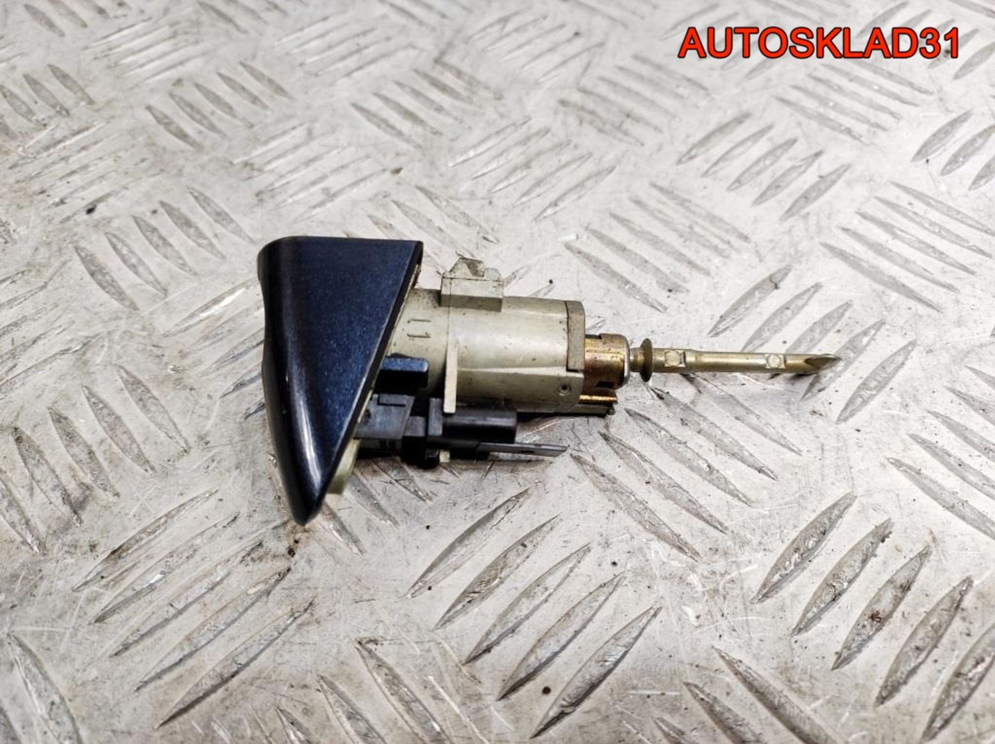 Вставка замка двери левая Mercedes W211 A2037602377, 3600 рублей, Дубовое