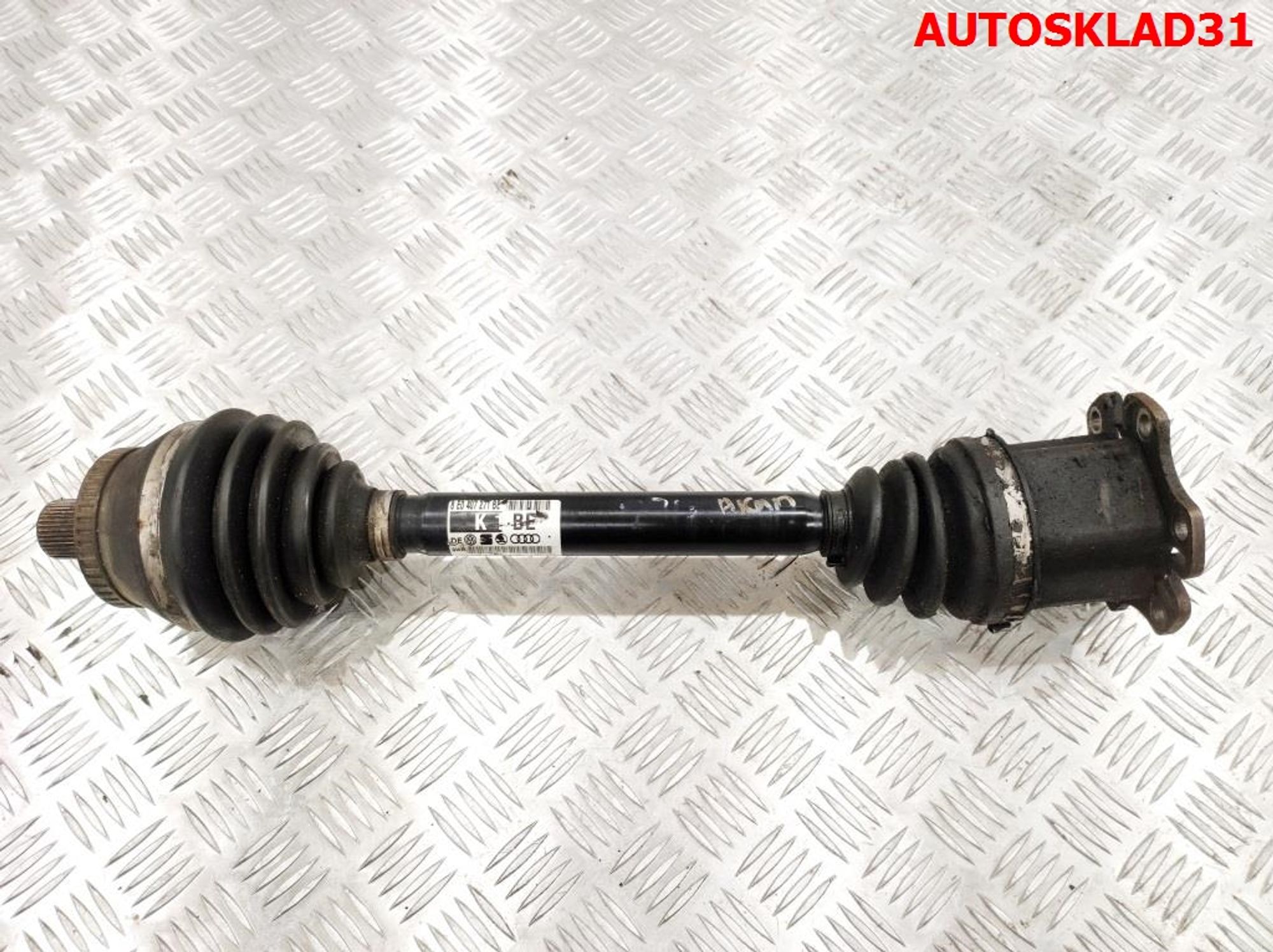 Полуось передняя левая Audi A4 B7 1,8 BFB АКПП 8E0407271BE, 5000 рублей, Дубовое
