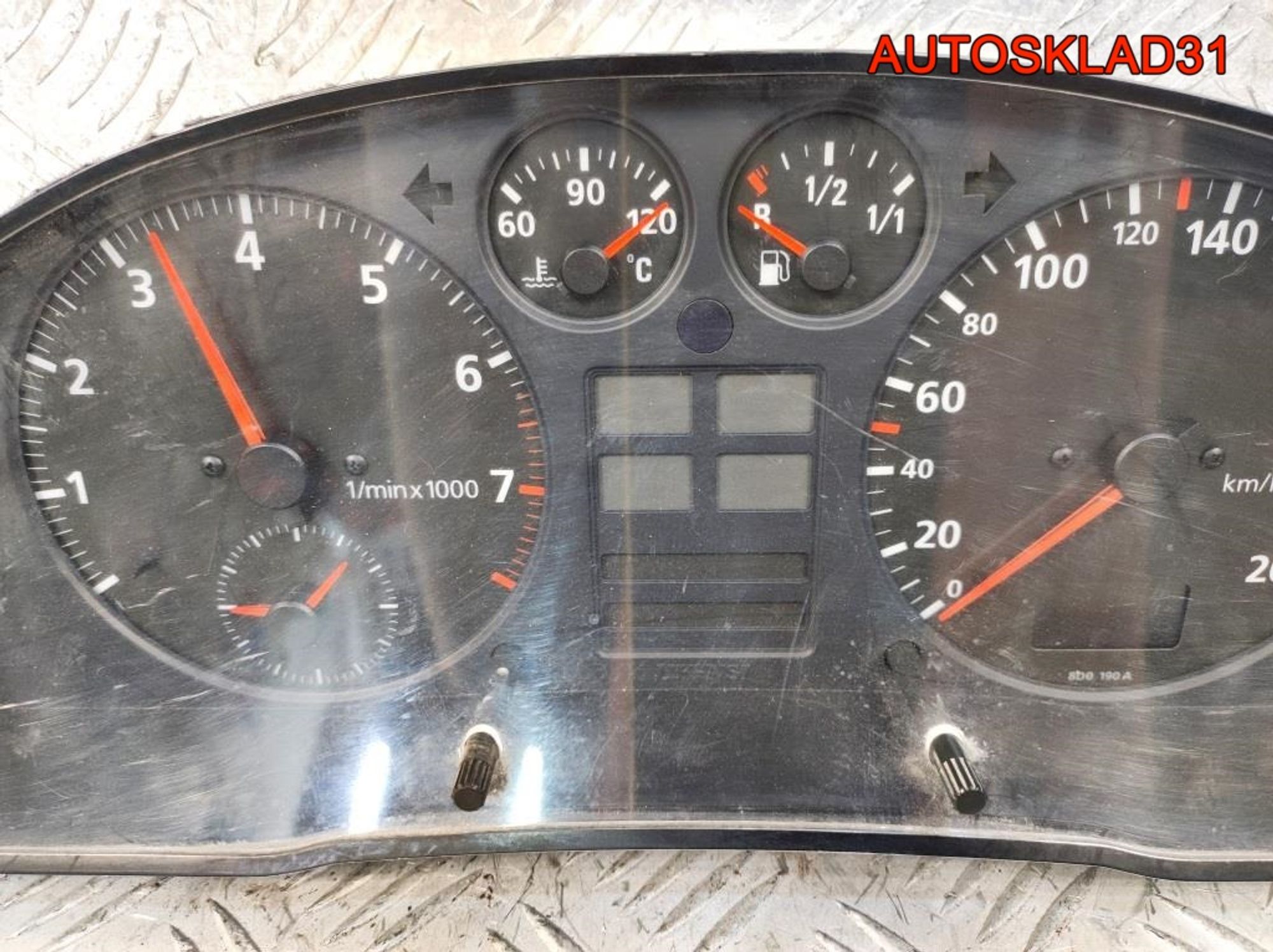 Панель приборов Audi A4 B5 8D0919033C Бензин, 12000 рублей, Дубовое