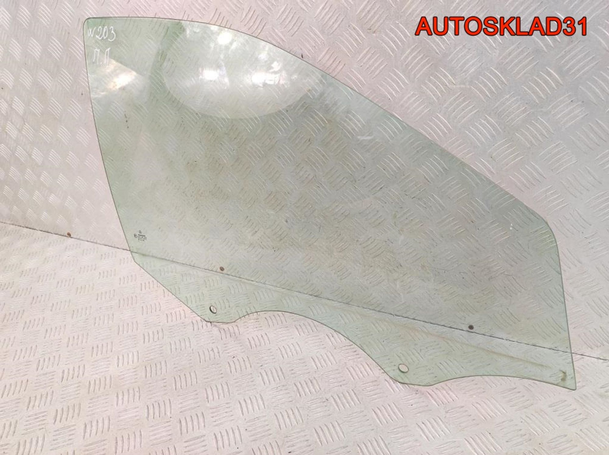 Стекло переднее правое Mercedes W203 A2037250210, 1700 рублей, Дубовое