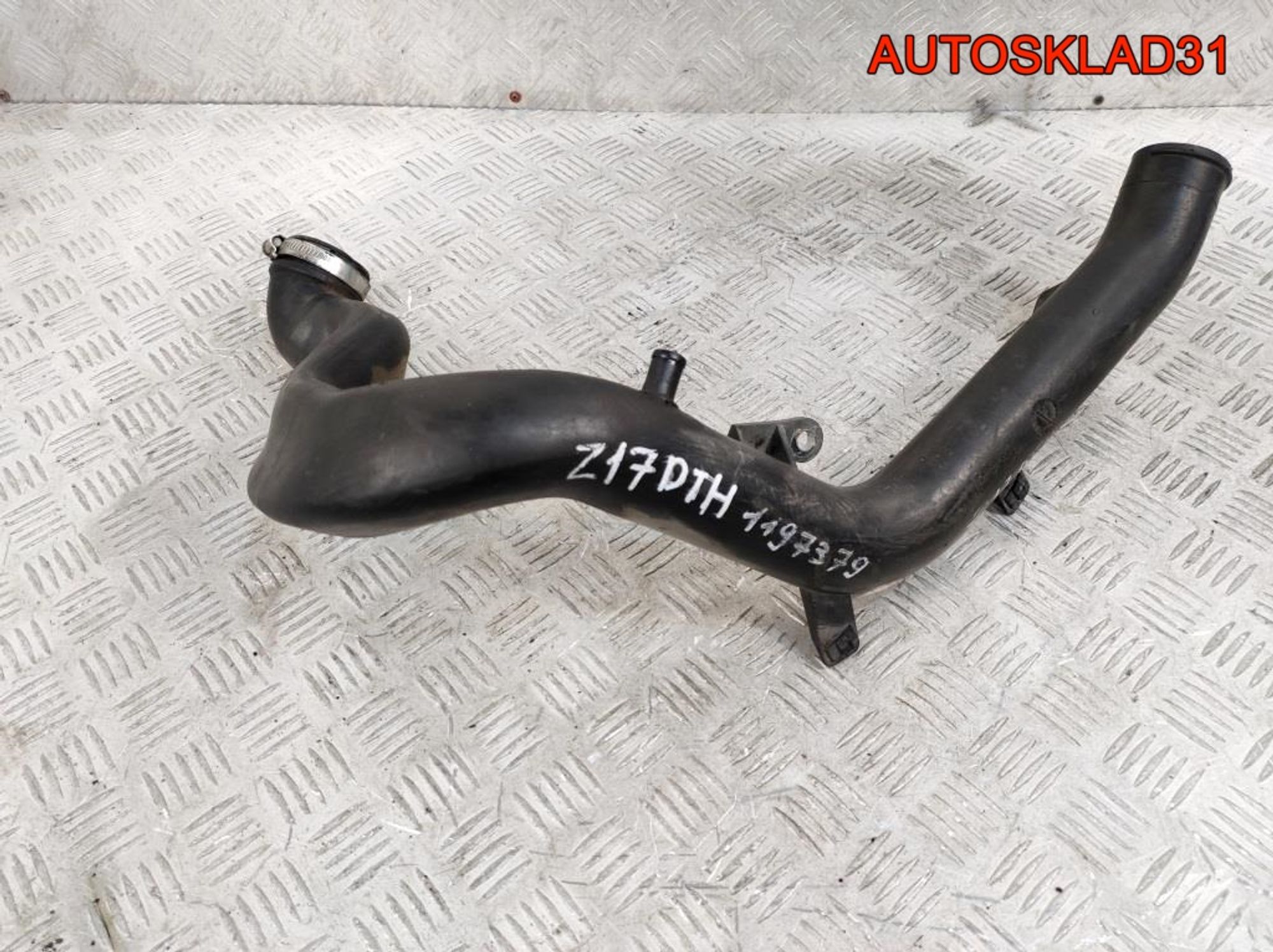 Патрубок интеркулера Opel Astra H 1,7 Z17DTH Дизель, 1000 рублей, Дубовое