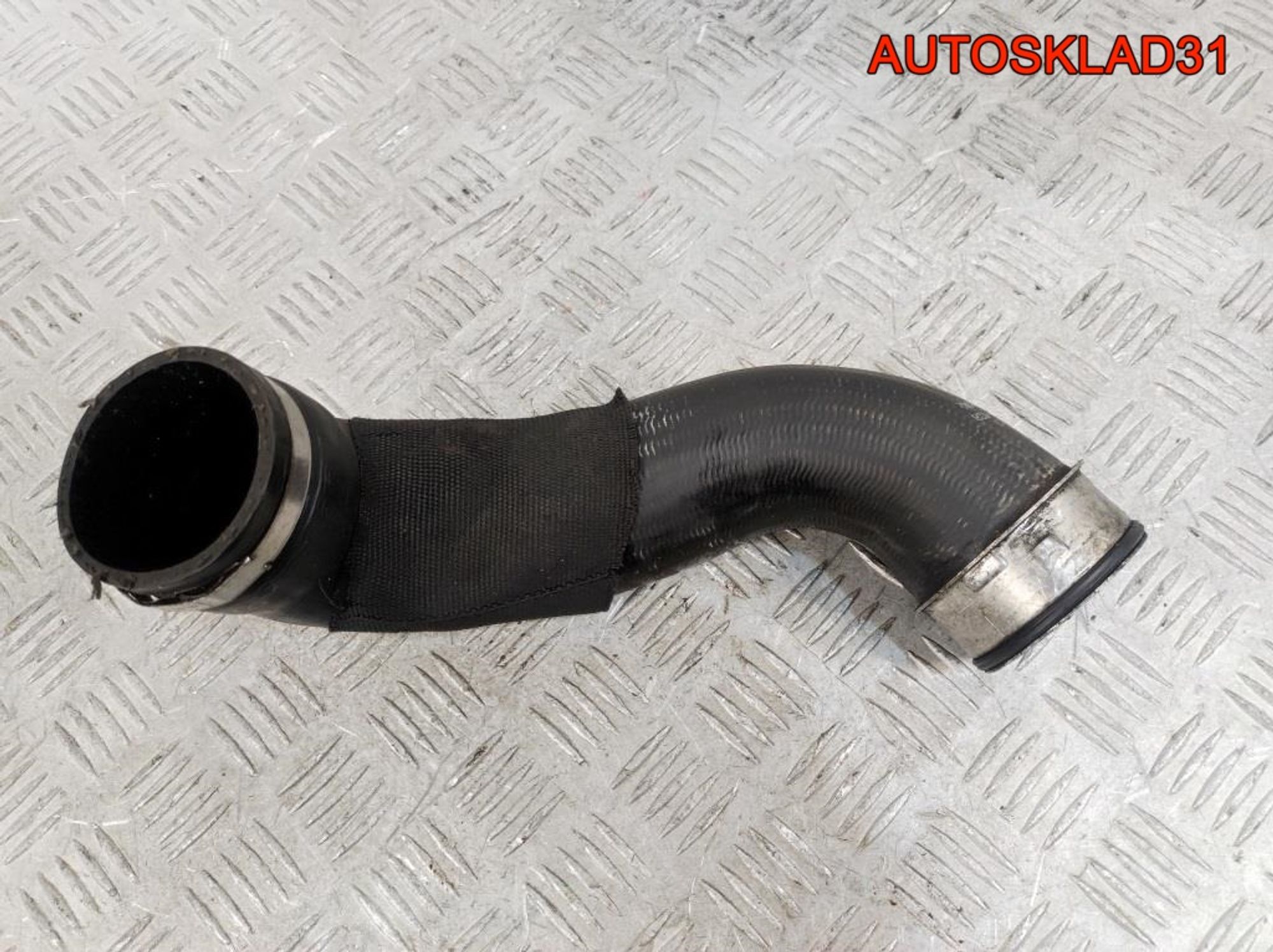 Патрубок интеркулера левый Mercedes Benz W211 A2115282982, 2000 рублей, Дубовое