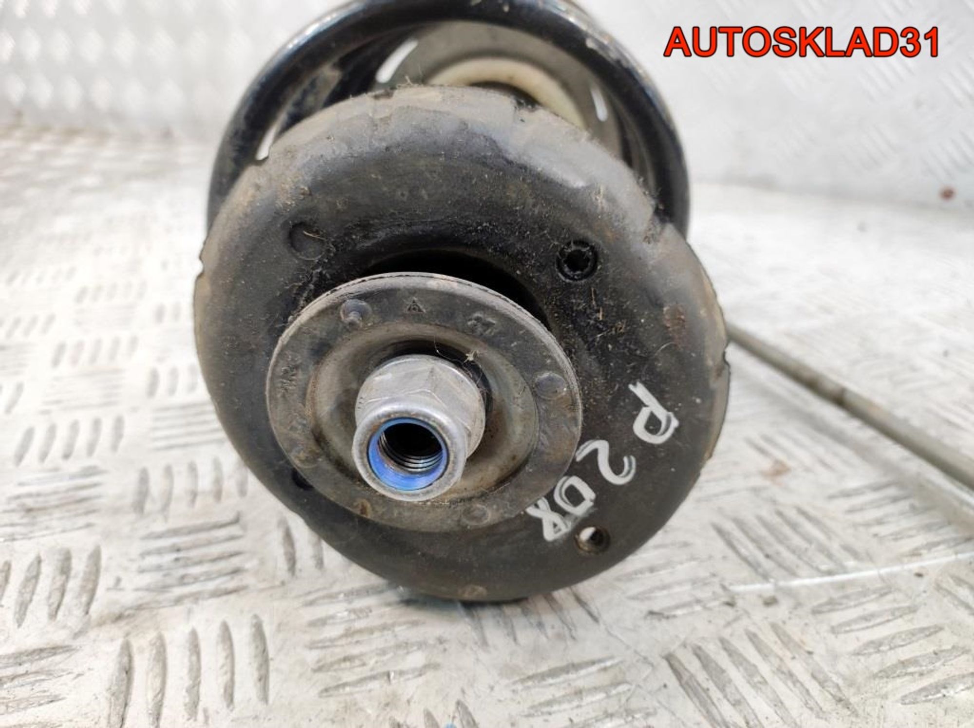 Амортизаторы передние Комплект Peugeot 208 9804831280, 8000 рублей, Дубовое